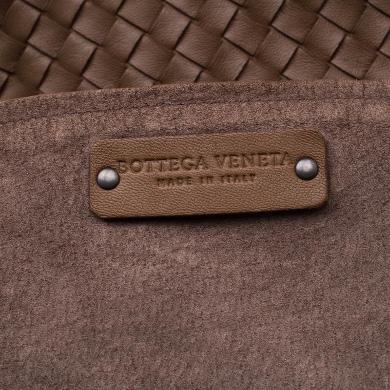 Bottega Veneta Brown Intrecciato Leather Large Cesta Tote In Excellent Condition In Dubai, Al Qouz 2