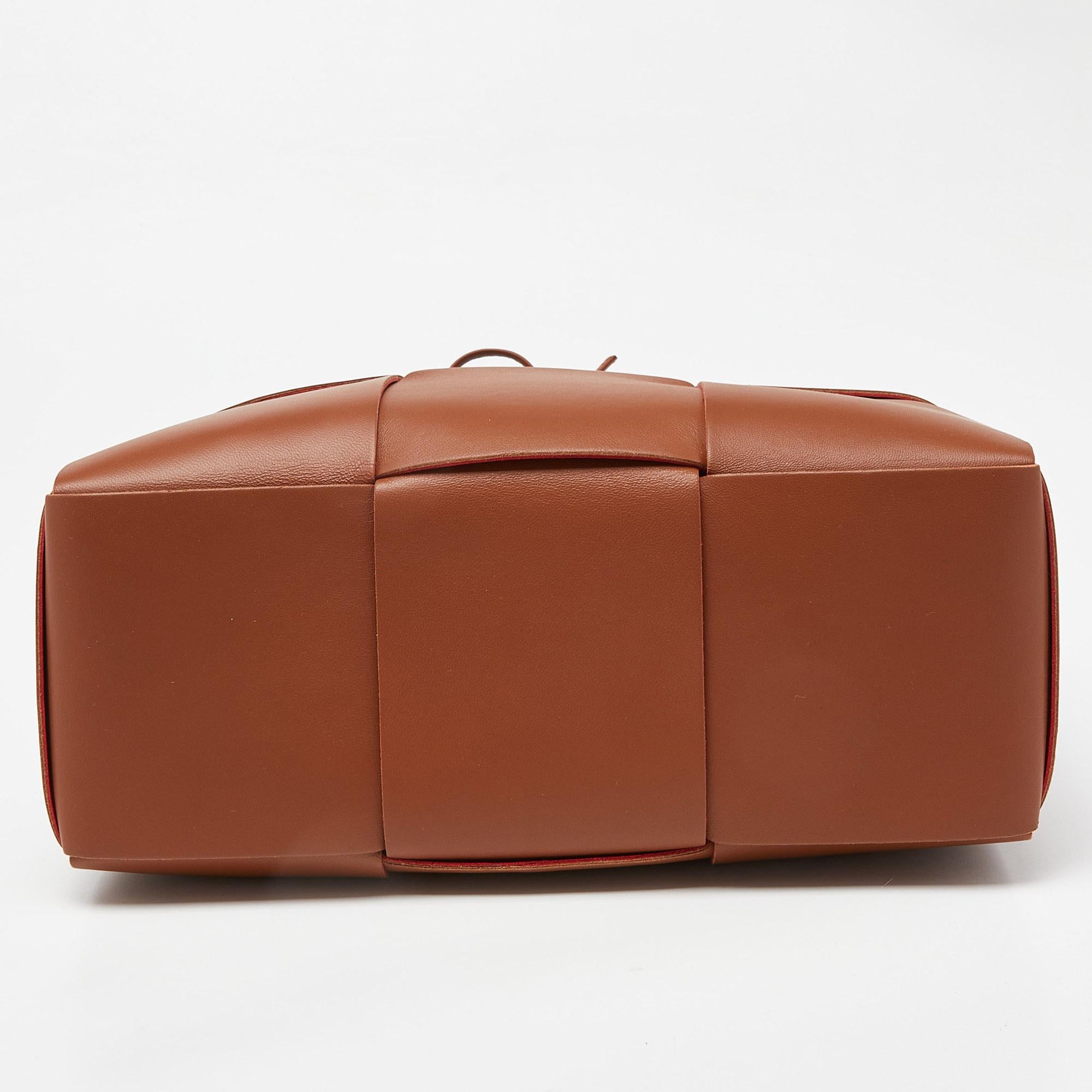 Bottega Veneta Brown Intrecciato Leather Medium Arco Tote For Sale 6