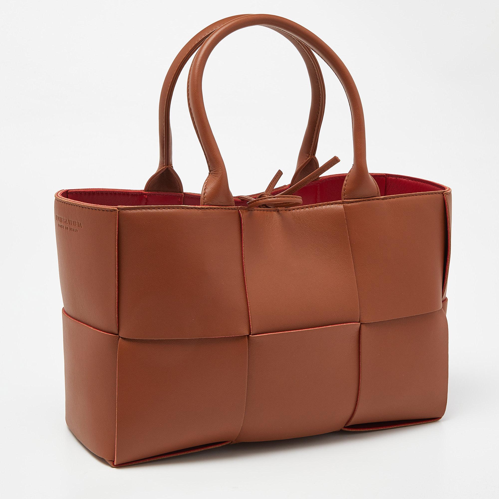 Bottega Veneta Brown Intrecciato Leather Medium Arco Tote For Sale 9