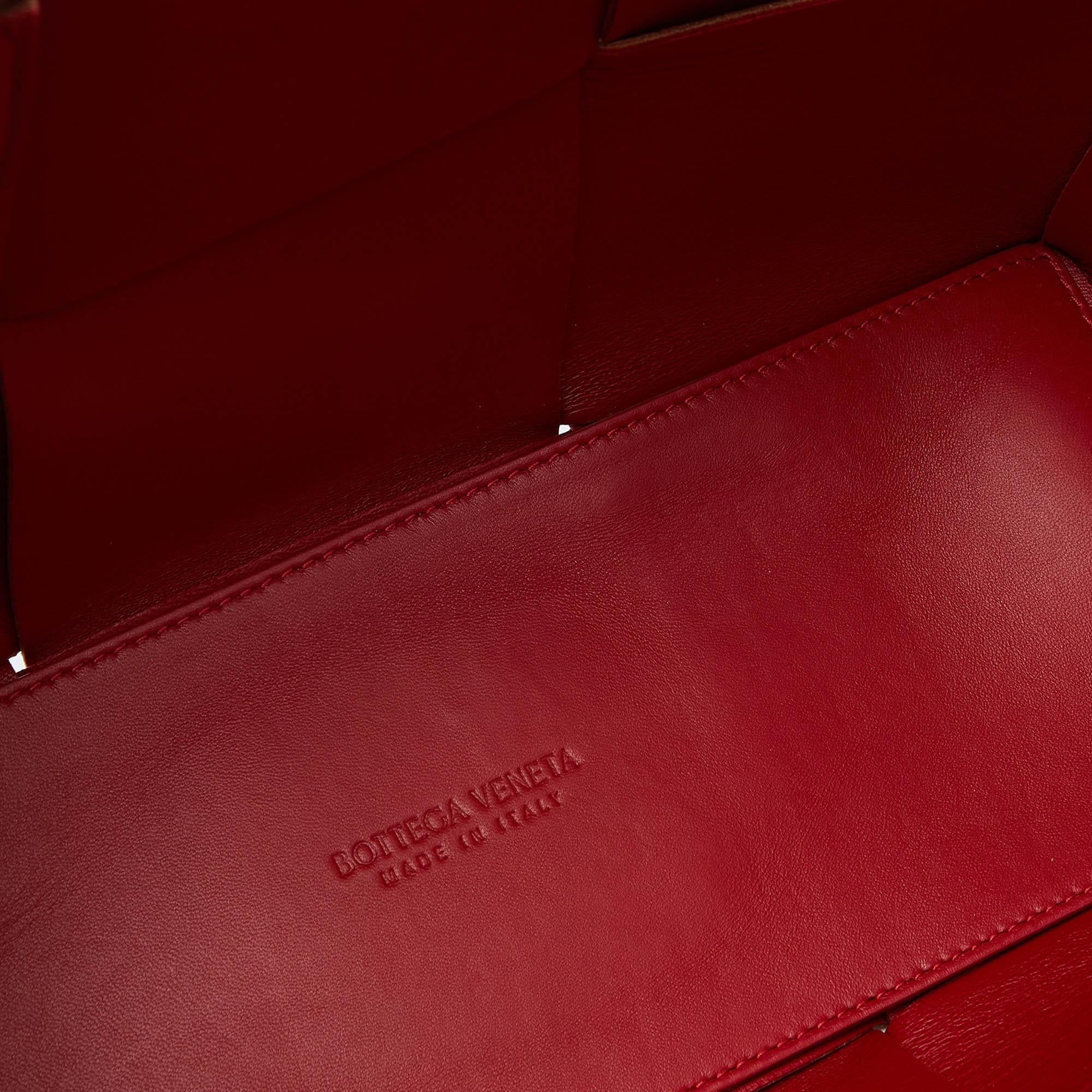 Bottega Veneta Brown Intrecciato Leather Medium Arco Tote For Sale 2