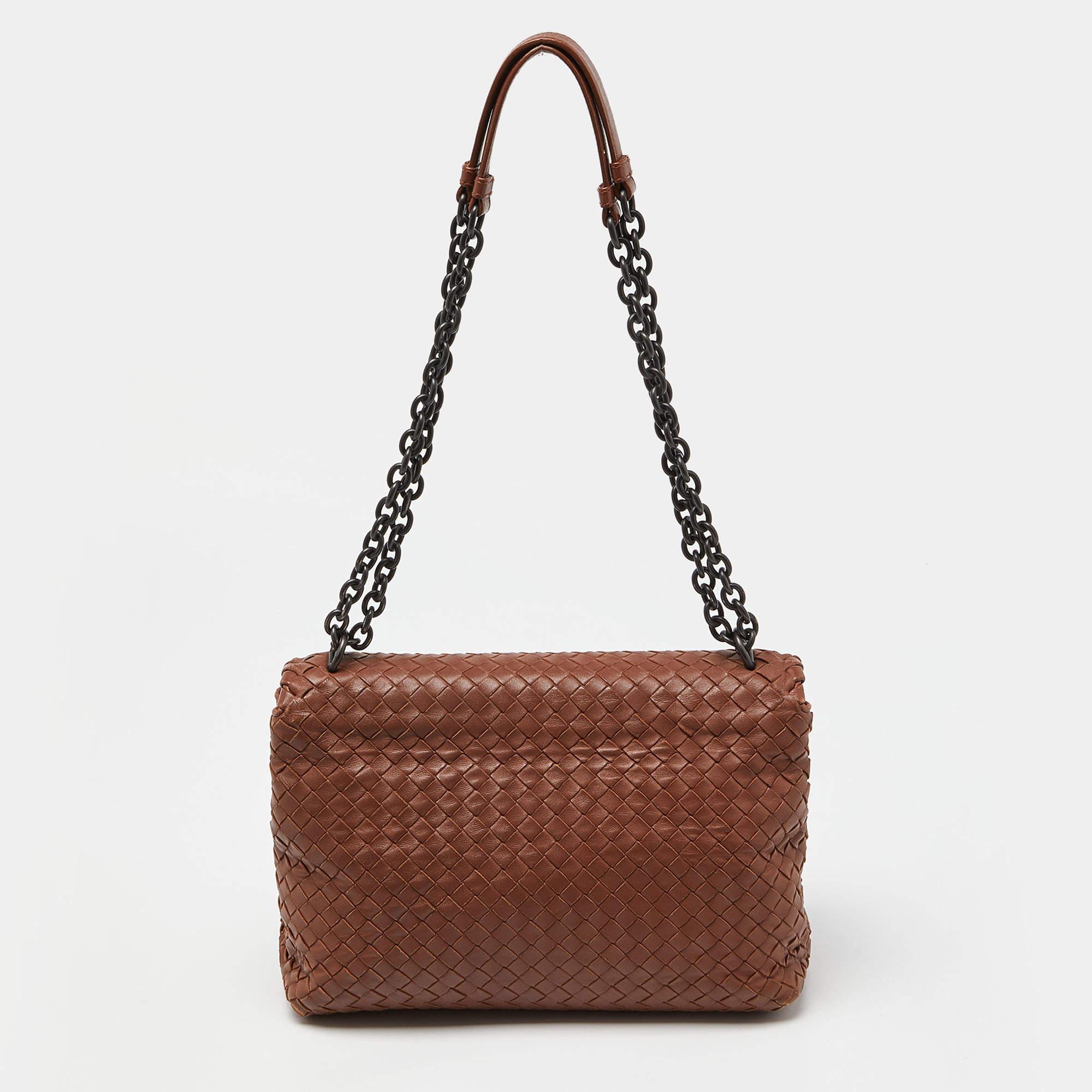 Bottega Veneta Brown Intrecciato Leather Olimpia Shoulder Bag In Fair Condition For Sale In Dubai, Al Qouz 2