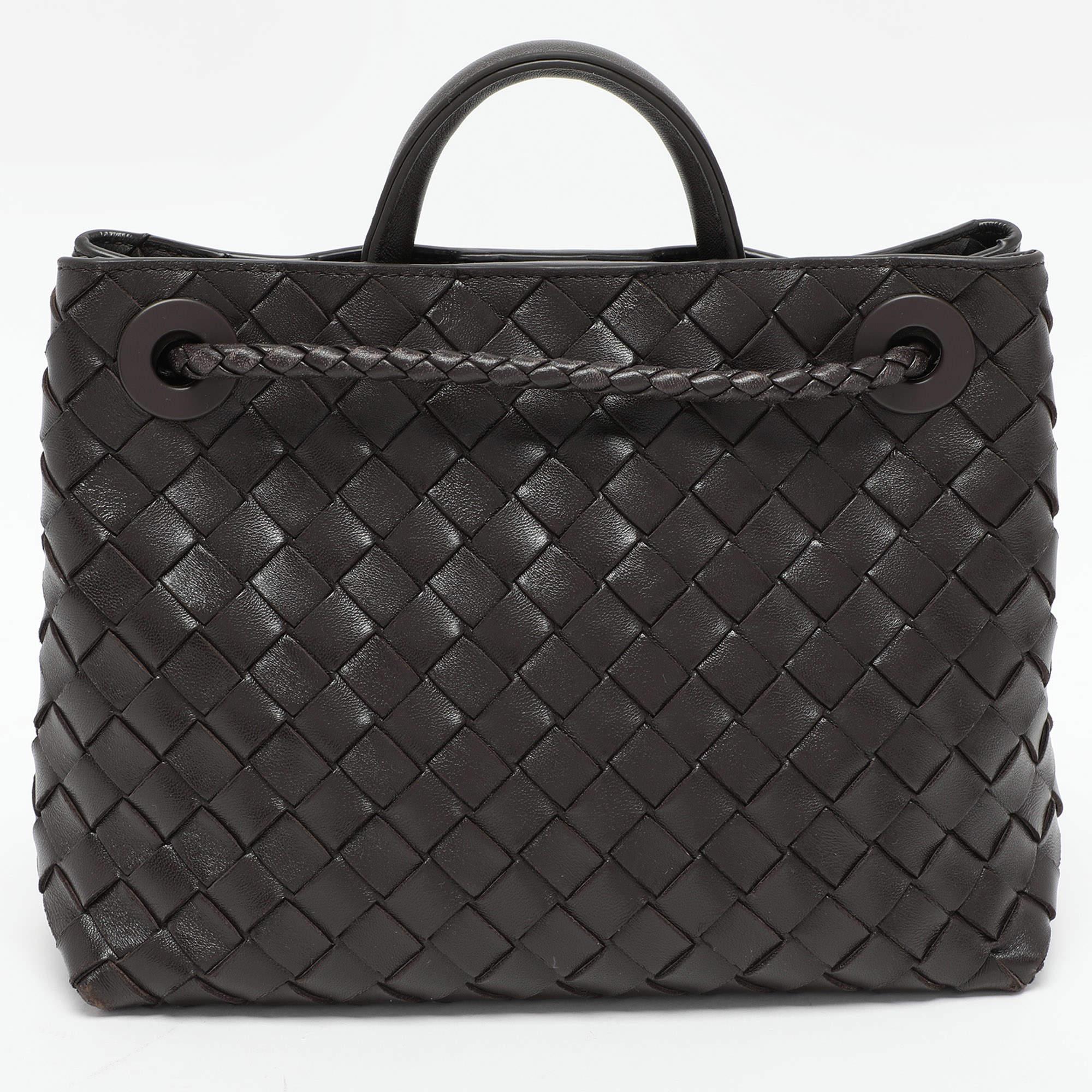 Bottega Veneta Brown Intrecciato Leather Small Andiamo Tote In Good Condition In Dubai, Al Qouz 2