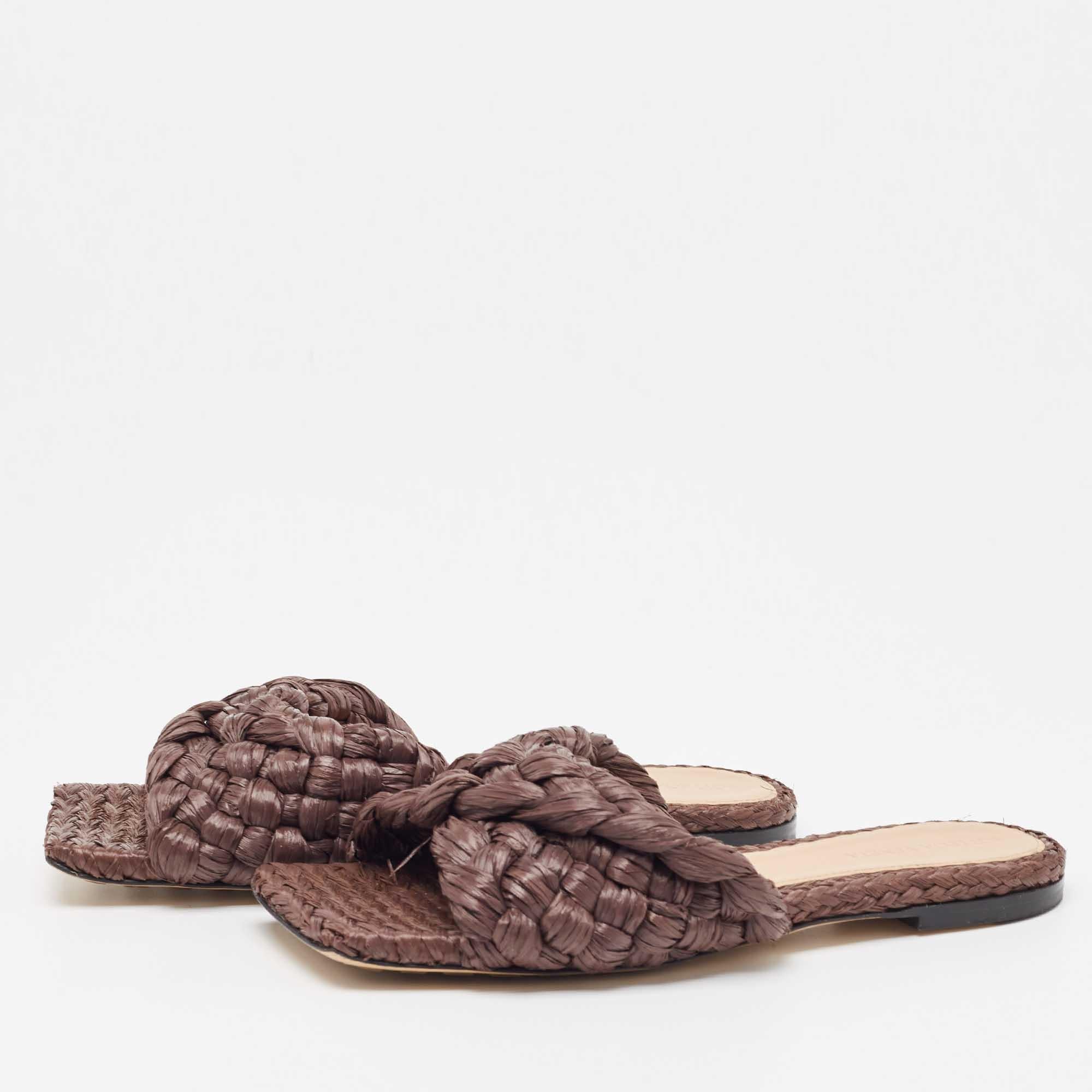 Women's Bottega Veneta Brown Intrecciato Raffia Flat Slides Size 37.5