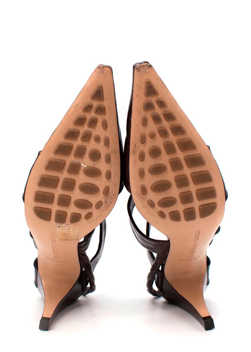Braune BV Point Slingback-Pumps aus Leder von Bottega Veneta im Angebot 4
