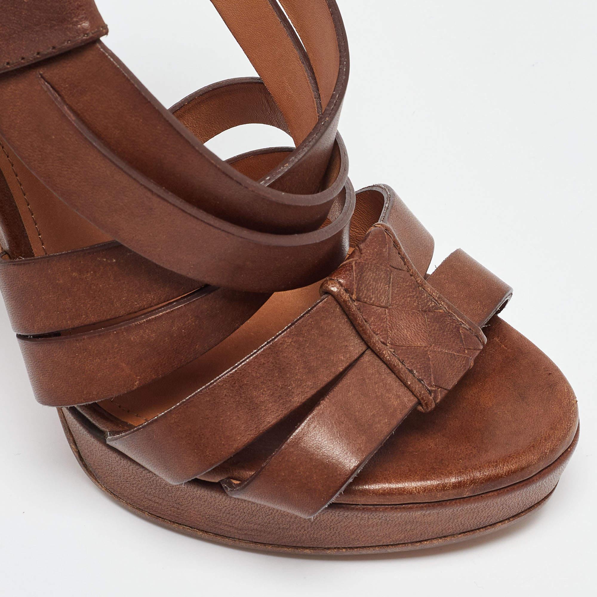 Bottega Veneta - Sandali con plateau in pelle marrone con cinturini incrociati Taglia 36 2