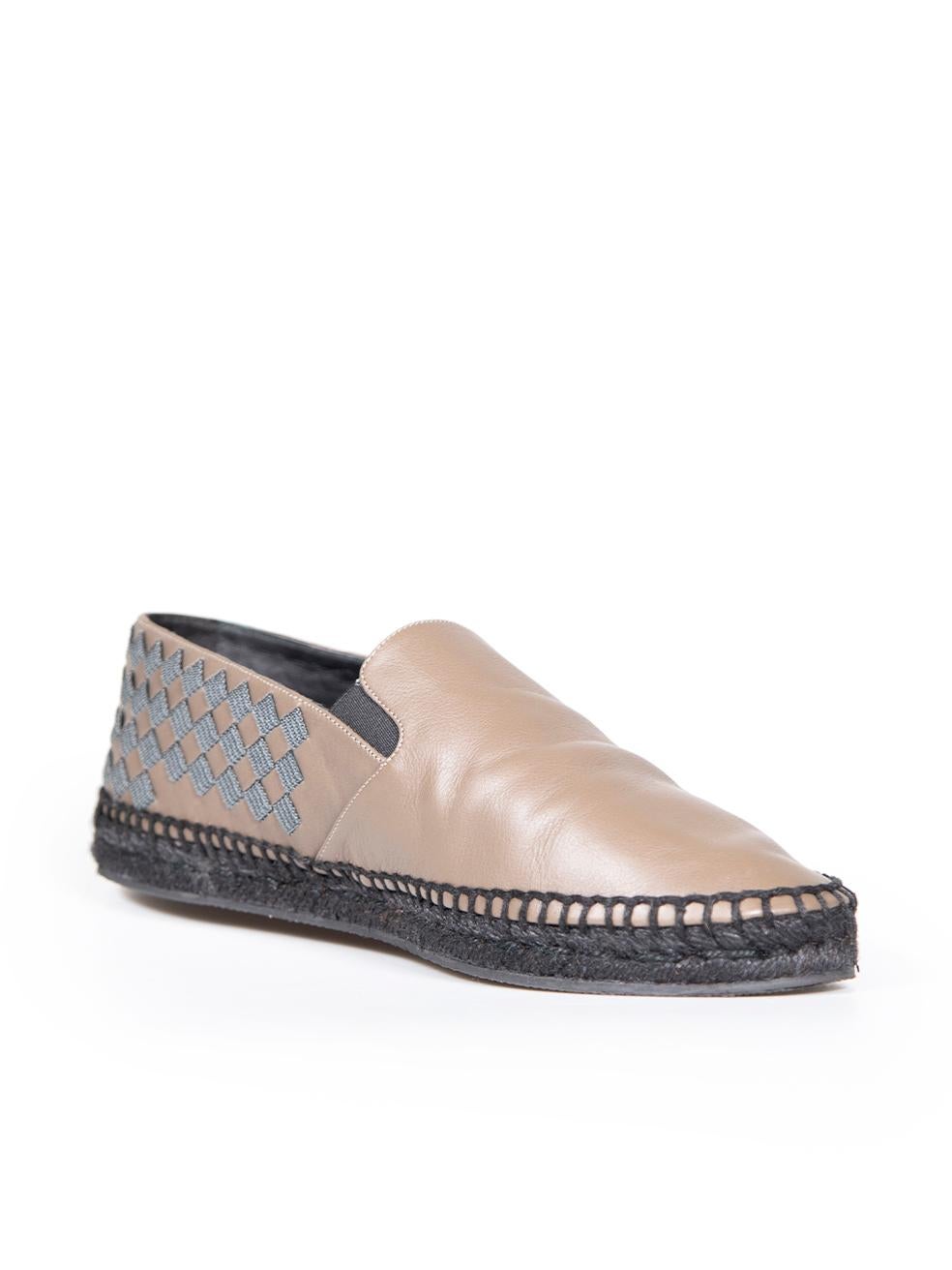 CONDITION is Never worn. No visible wear to shoes is evident on this new Bottega Veneta designer resale item.
 
 
 
 Details
 
 
 Brown
 
 Leather
 
 Espadrilles
 
 Intrecciato detail
 
 Round toe
 
 Slip on
 
 Elasticated panels
 
 
 
 
 
 Made in