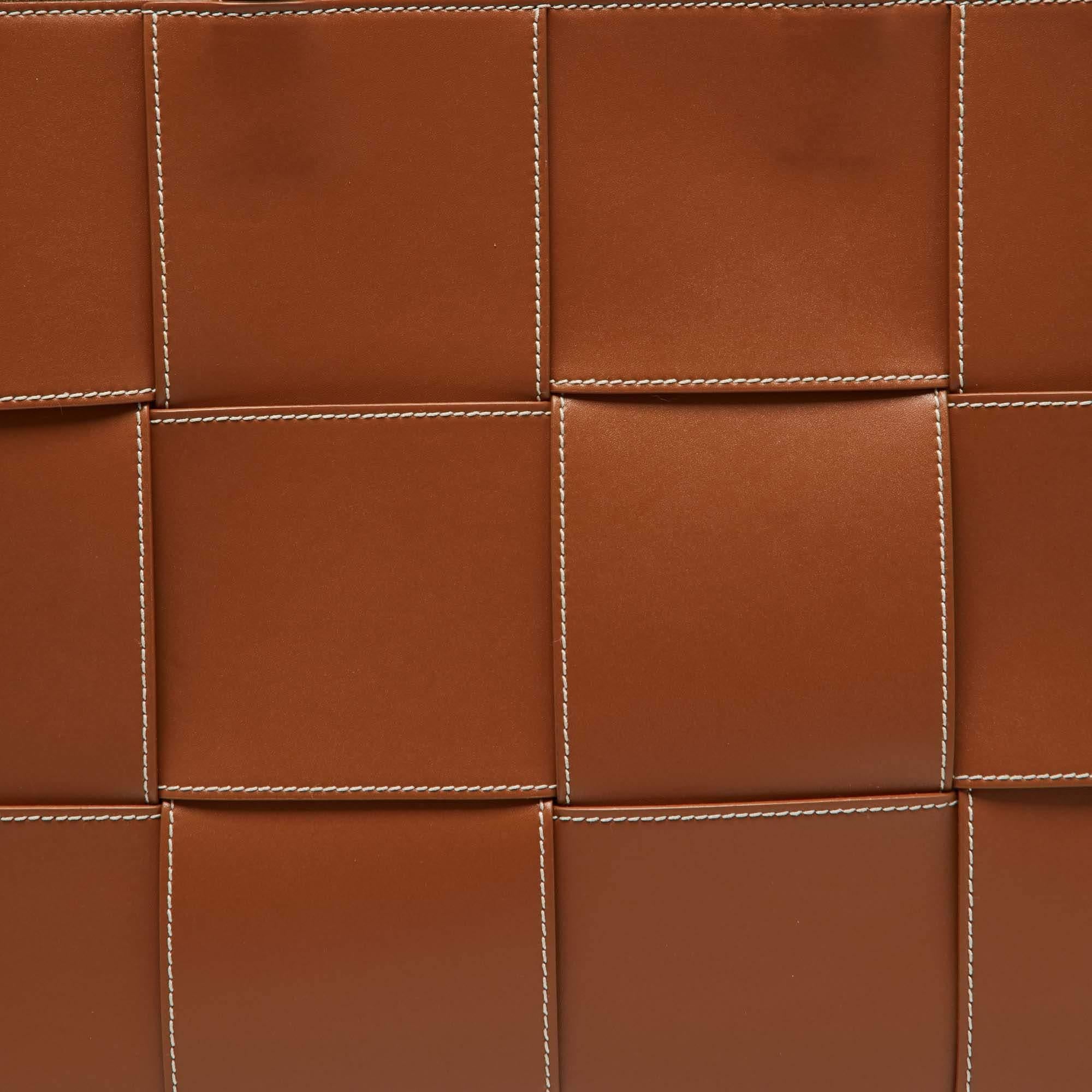 Bottega Veneta Brown Leather Large Arco Tote 1