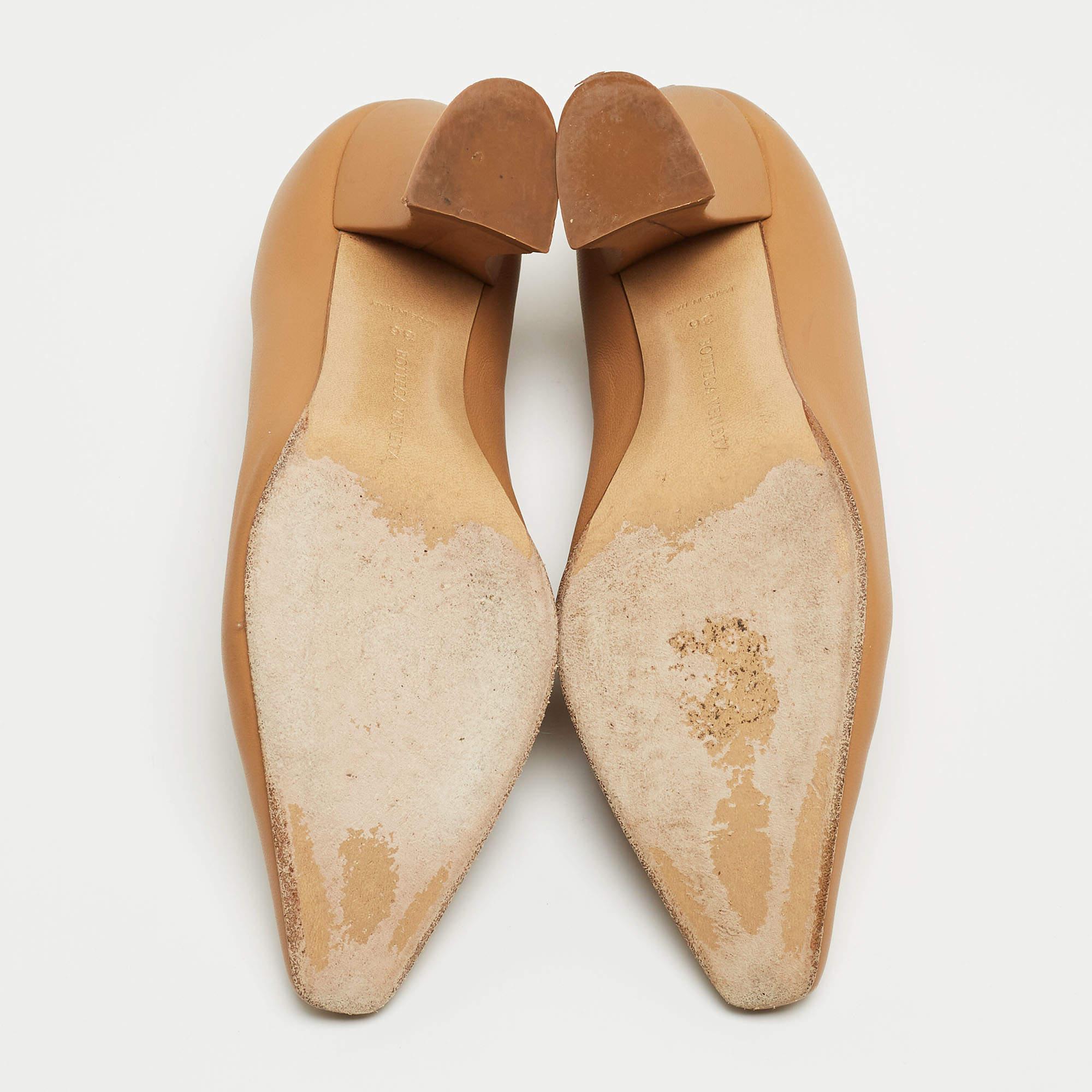 Bottega Veneta - Escarpins à bout pointu en cuir Brown - Taille 36 en vente 1