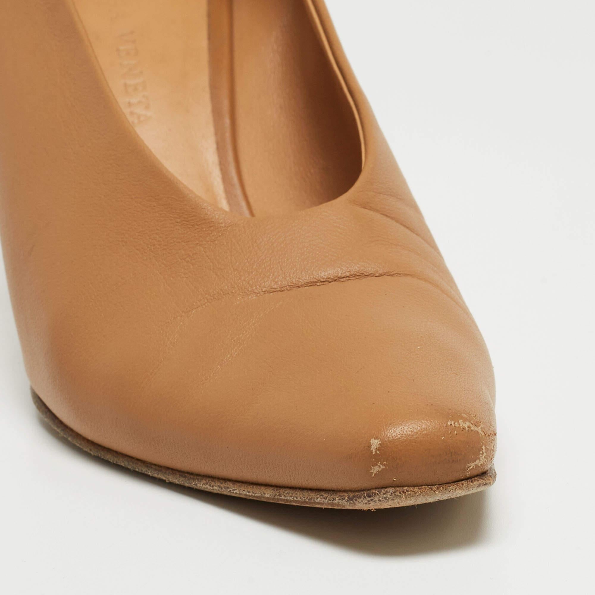 Bottega Veneta - Escarpins à bout pointu en cuir Brown - Taille 36 en vente 2