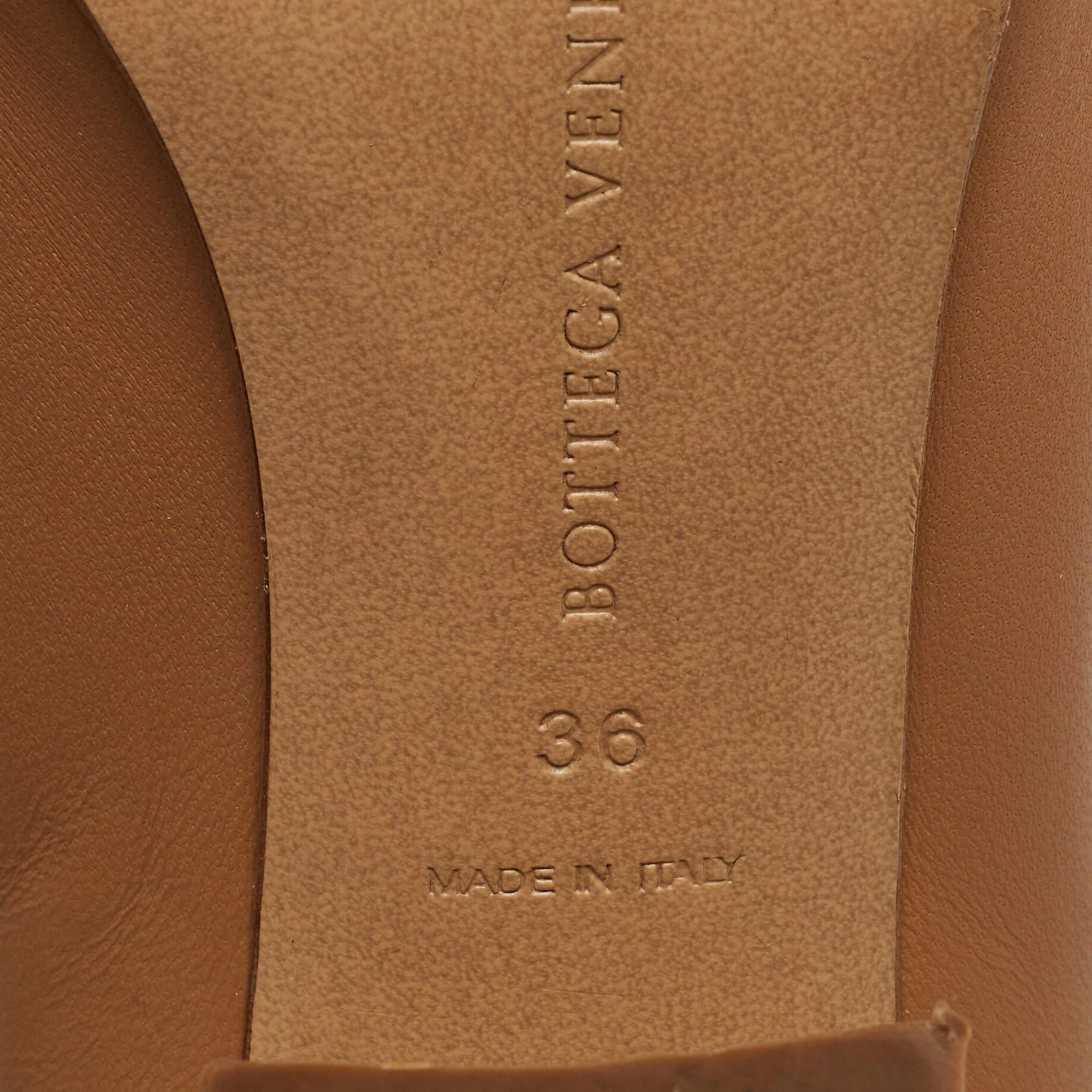 Bottega Veneta - Escarpins à bout pointu en cuir Brown - Taille 36 en vente 3