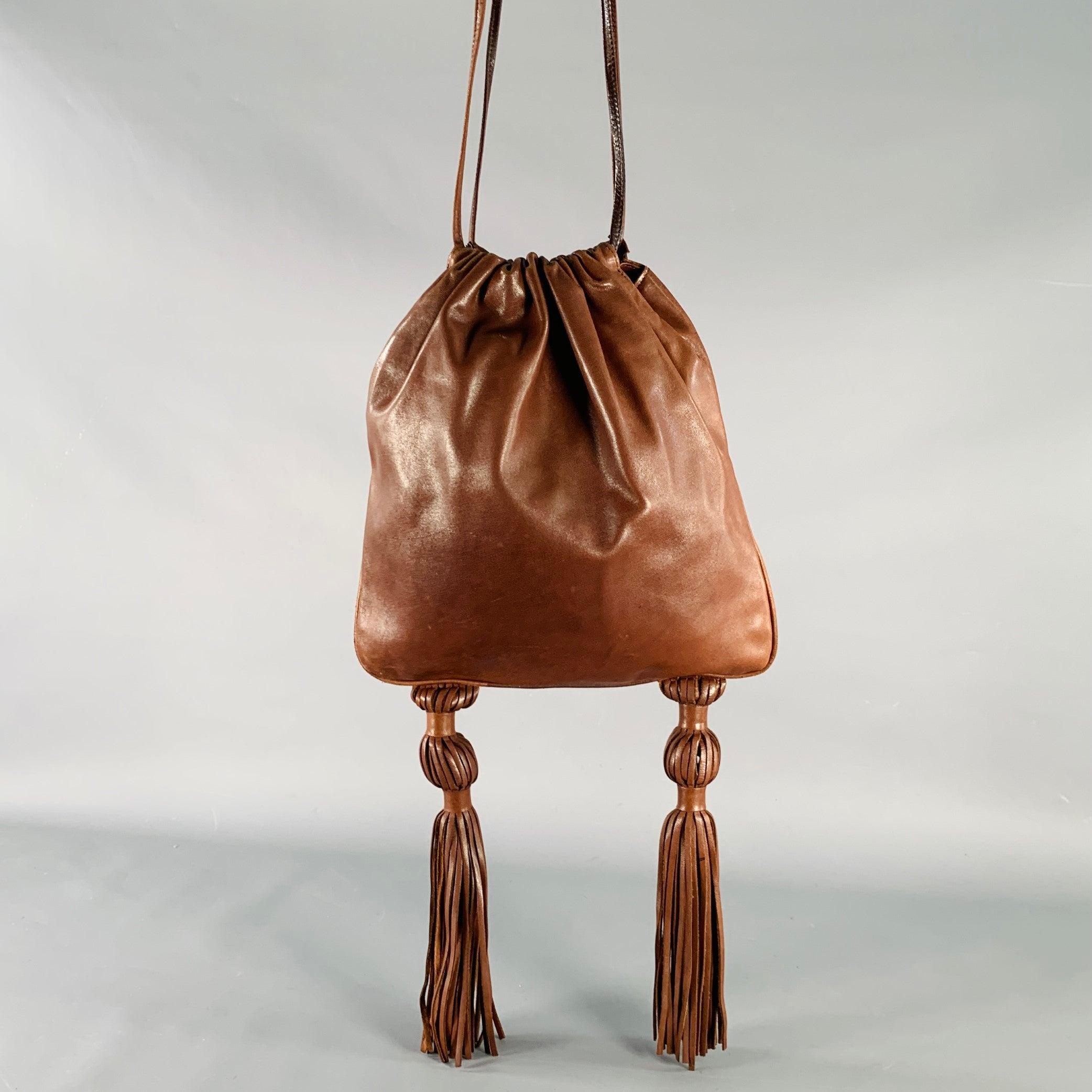 BOTTEGA VENETA Sac à bandoulière à glands en cuir marron Bon état - En vente à San Francisco, CA