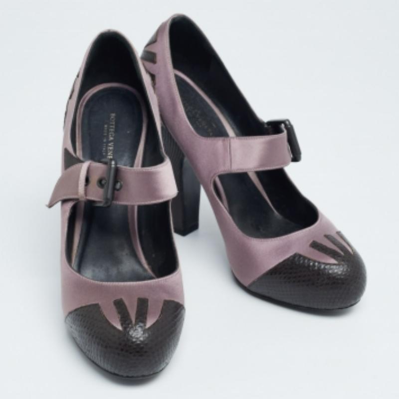 Bottega Veneta Bombas Mary Jane de piel de lagarto marrón/malva y satén talla 38,5 en venta 2