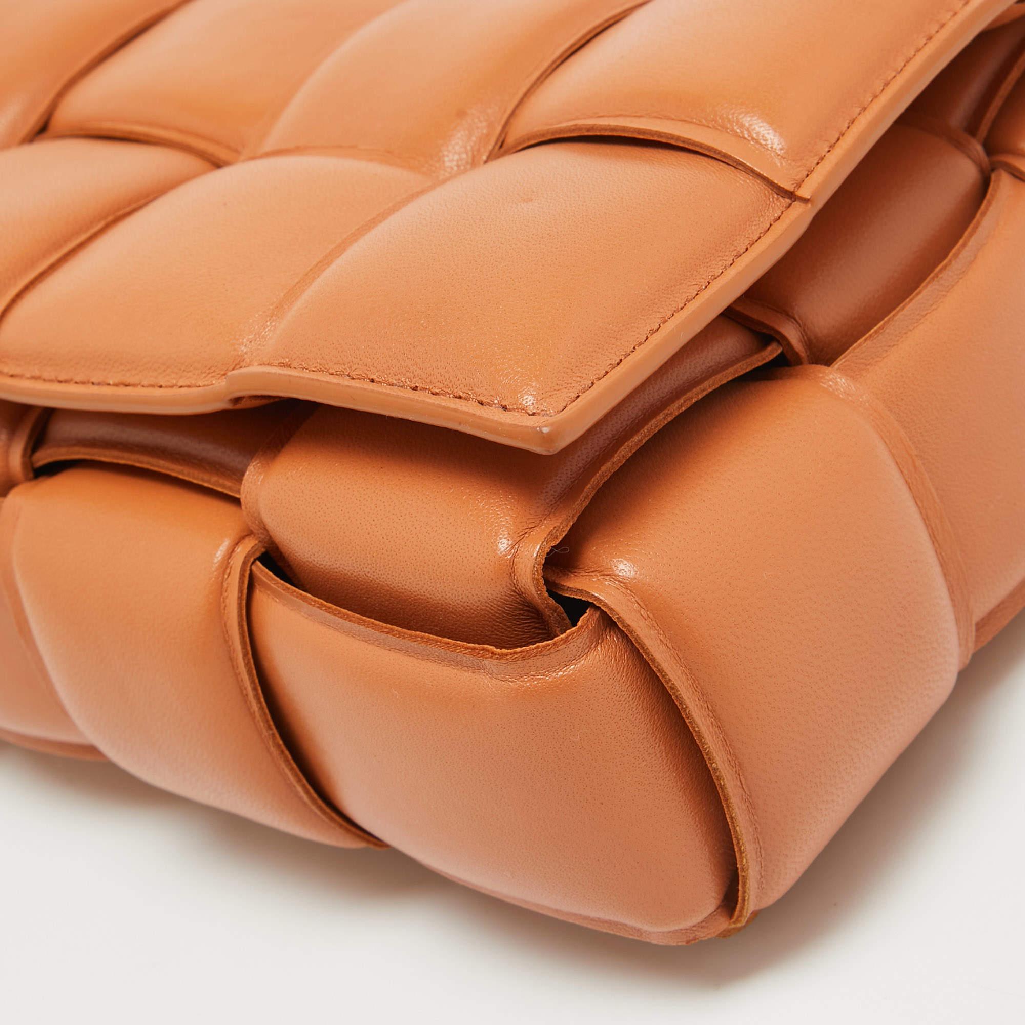 Women's Bottega Veneta Brown Padded Leather Chain Cassette Shoulder Bag For Sale