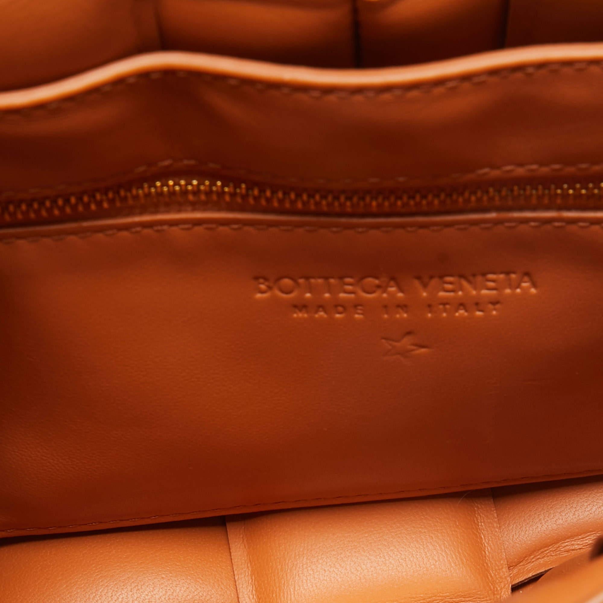 Bottega Veneta Brown Padded Leather Chain Cassette Shoulder Bag For Sale 2