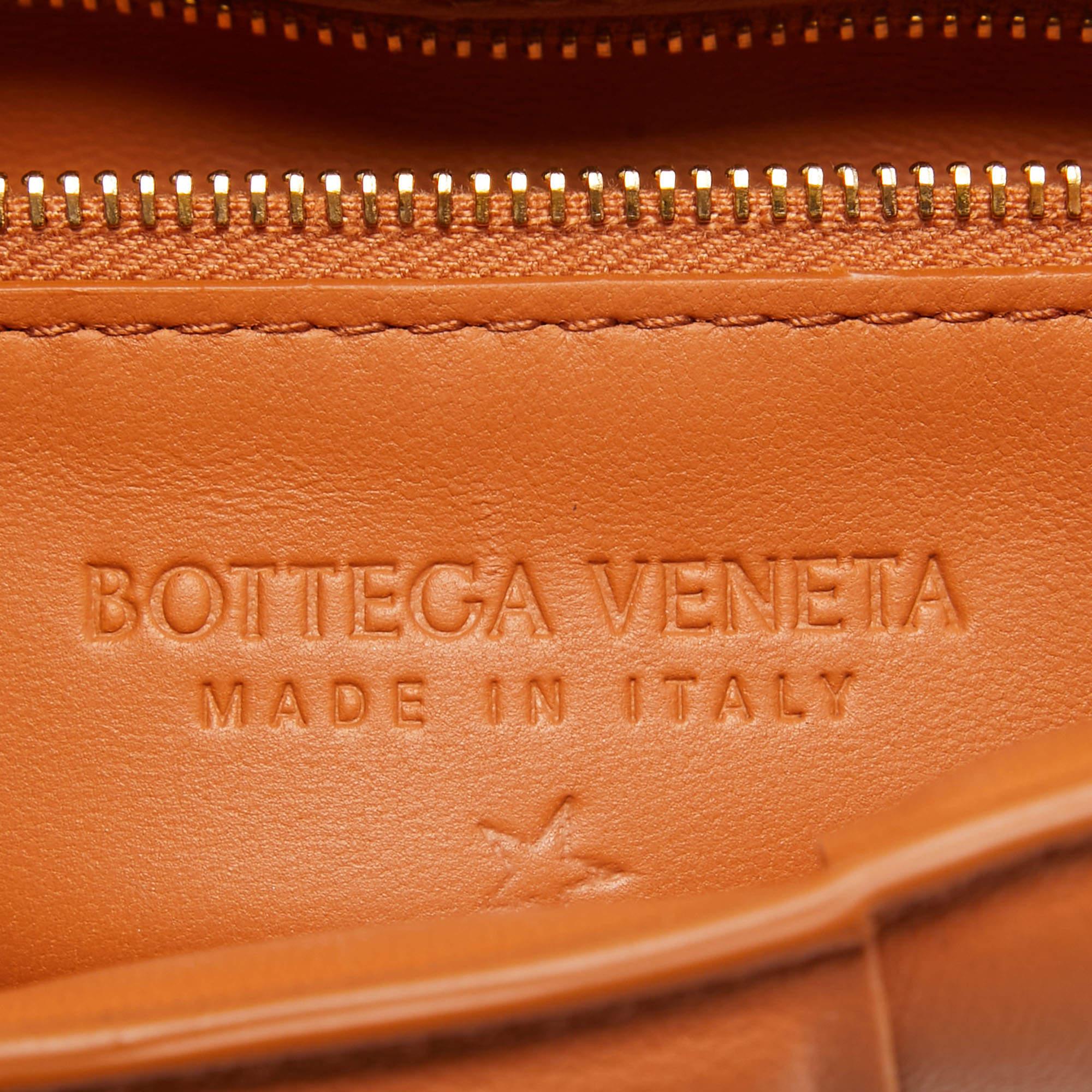 Bottega Veneta Brown Padded Leather Chain Cassette Shoulder Bag For Sale 5