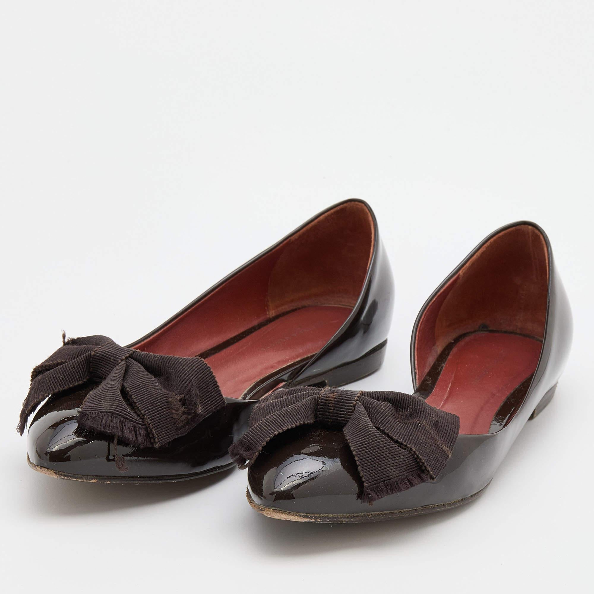 Spend those long days of travel and work in style with these flats. Flaunting a chic exterior  these flats showcase a slip on style  lined soles  and elegant details. Bring them home today
