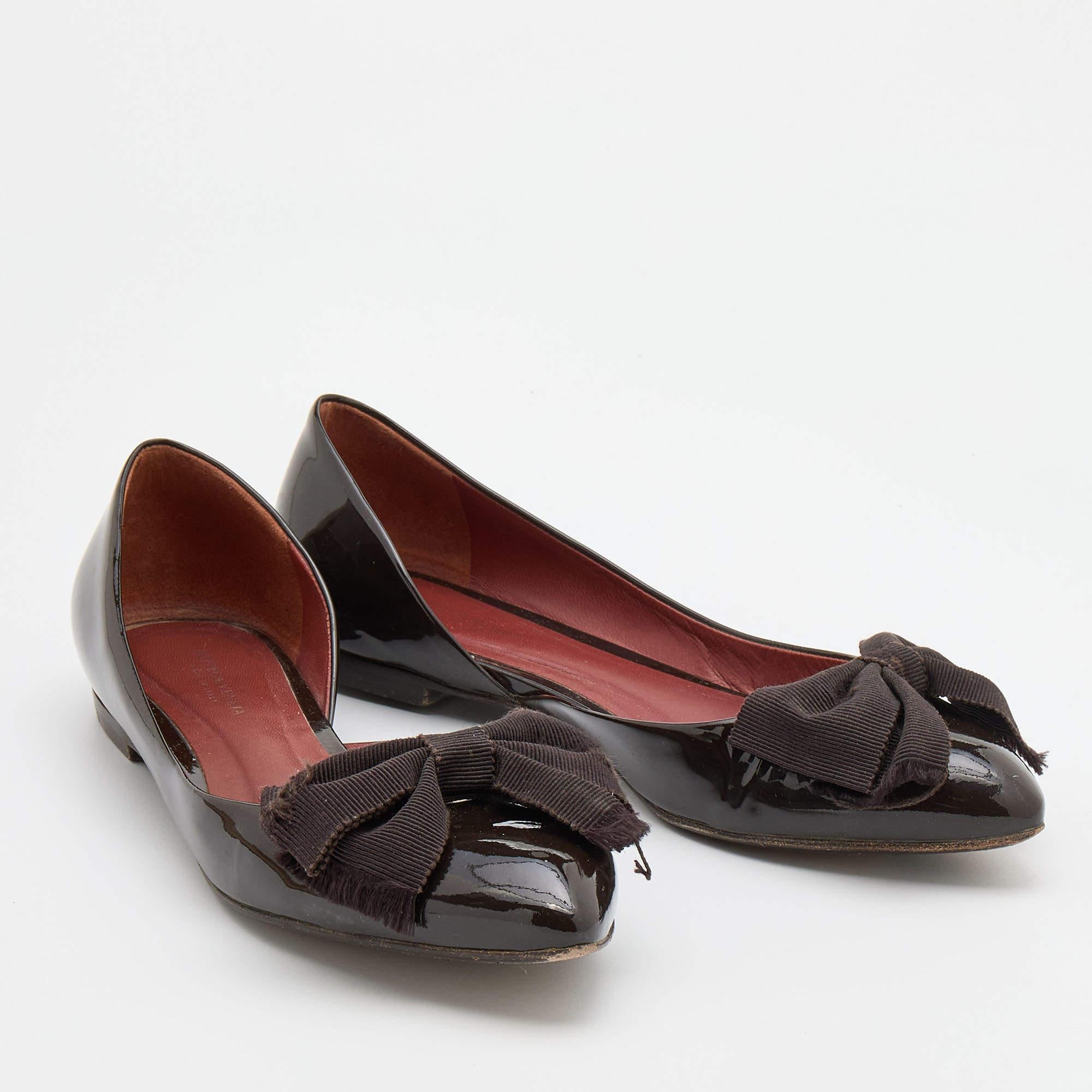 Bottega Veneta Brown Patent Leather Bow D'orsay Ballet Flats Size 36.5 In Good Condition In Dubai, Al Qouz 2