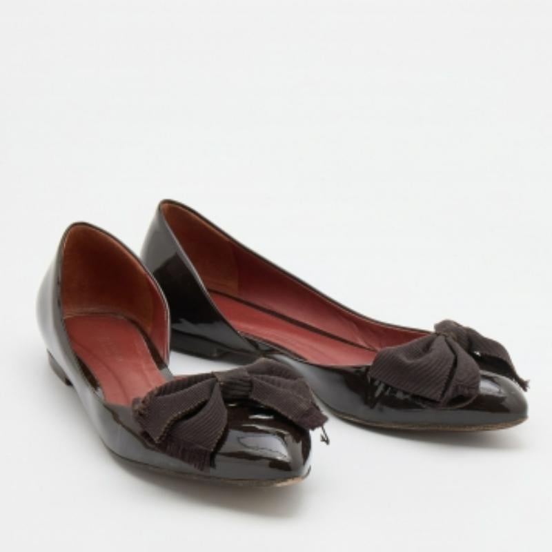 Bottega Veneta Bailarinas de charol marrón con lazo talla 36.5 en venta 1