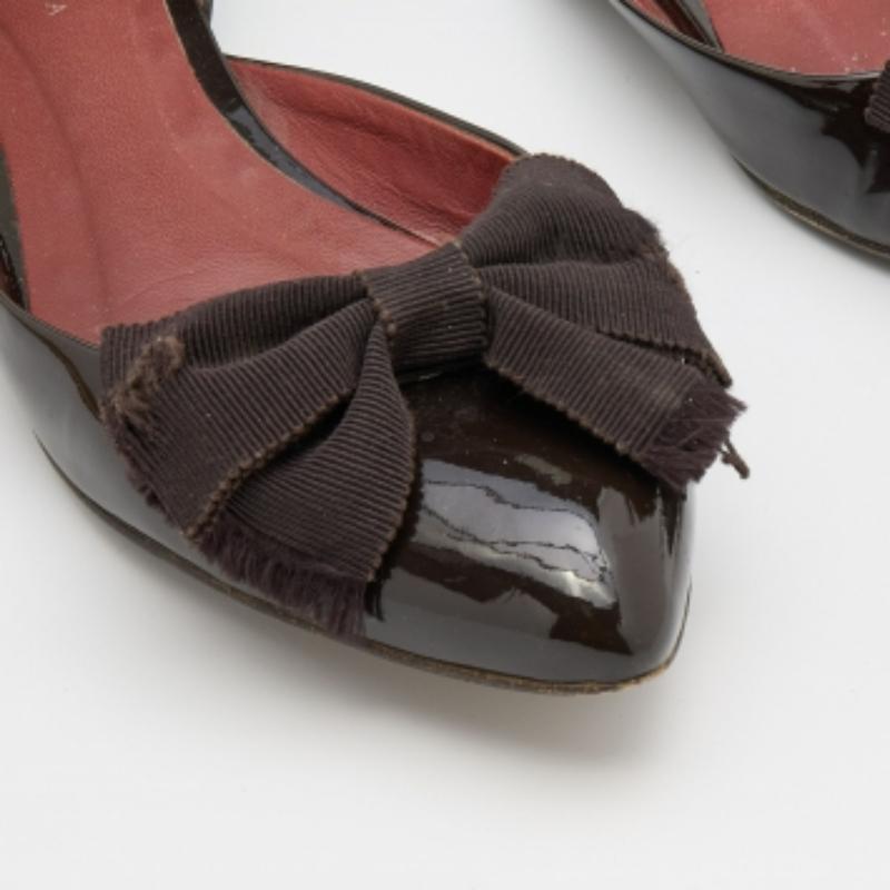 Bottega Veneta Bailarinas de charol marrón con lazo talla 36.5 en venta 2