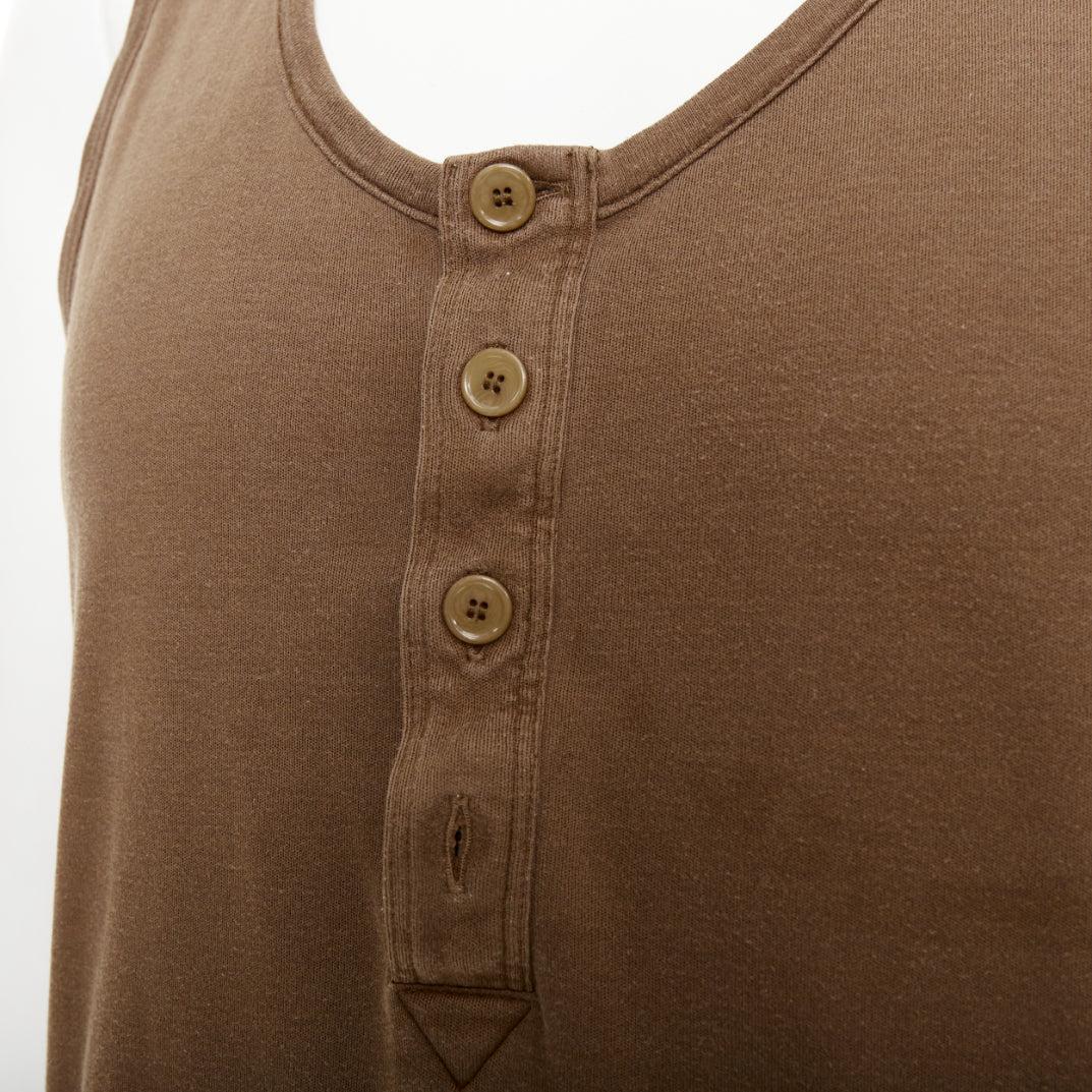 Bottega Veneta canotta marrone in seta e cotone con mezzo bottone IT50 L.
Riferimento: CNLE/A00465
Marchio: Bottega Veneta
Designer: Daniel Lee
Materiale: Seta, Cotone
Colore: marrone
Modello: Tinta unita
Chiusura: bottone
Dettagli extra: Collo a