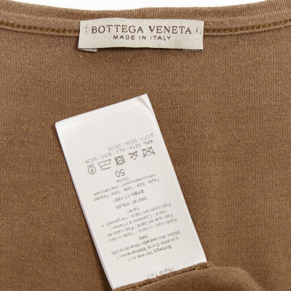 Bottega Veneta canotta marrone in seta e cotone con mezzo bottone IT50 L. in vendita 3