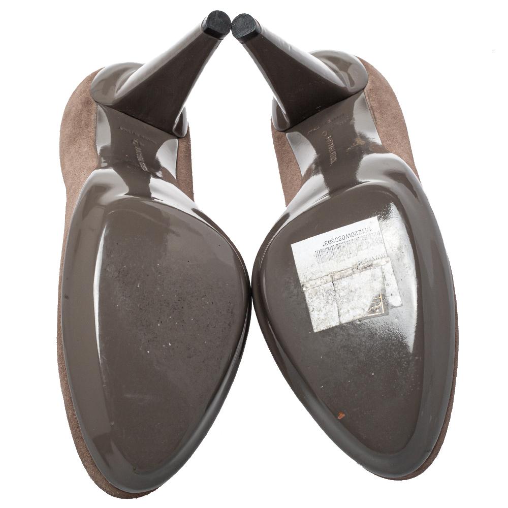 Bottega Veneta Bombas de punta redonda de ante marrón Talla 40 1