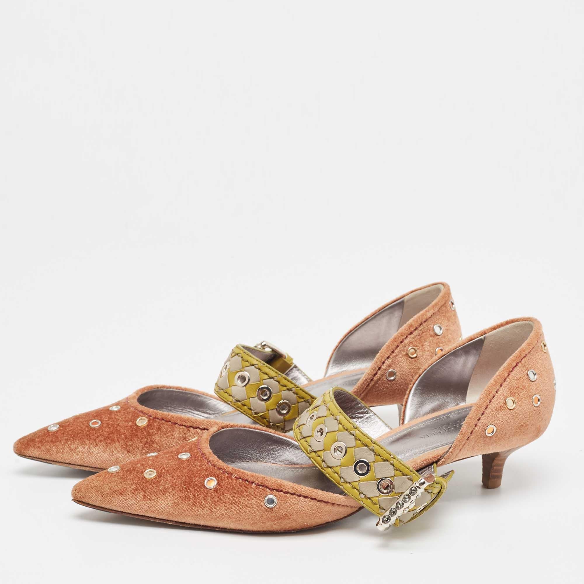 Make a chic style statement with these designer pumps. They showcase sturdy heels and durable soles, perfect for your fashionable outings!