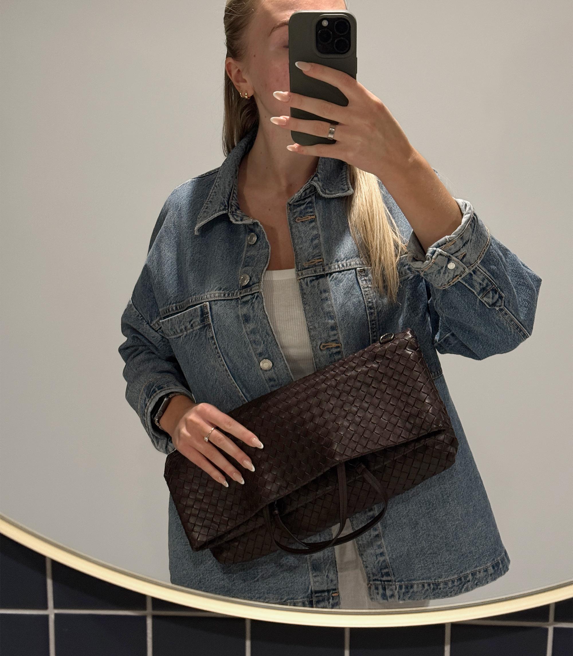 Bottega Veneta Tote Intrecciato in pelle di vitello intrecciata marrone in vendita 7