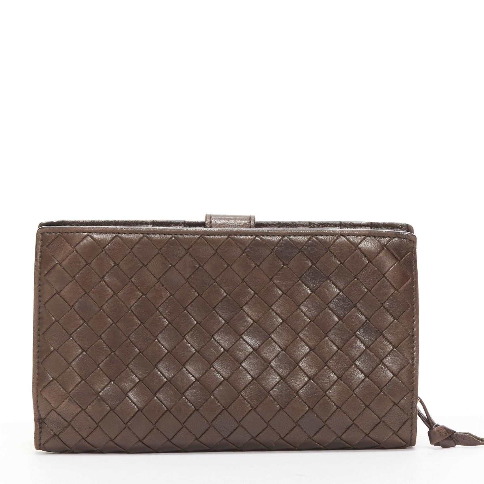 BOTTEGA VENETA brown woven intrecciato leather gold zip long wallet In Good Condition For Sale In Hong Kong, NT