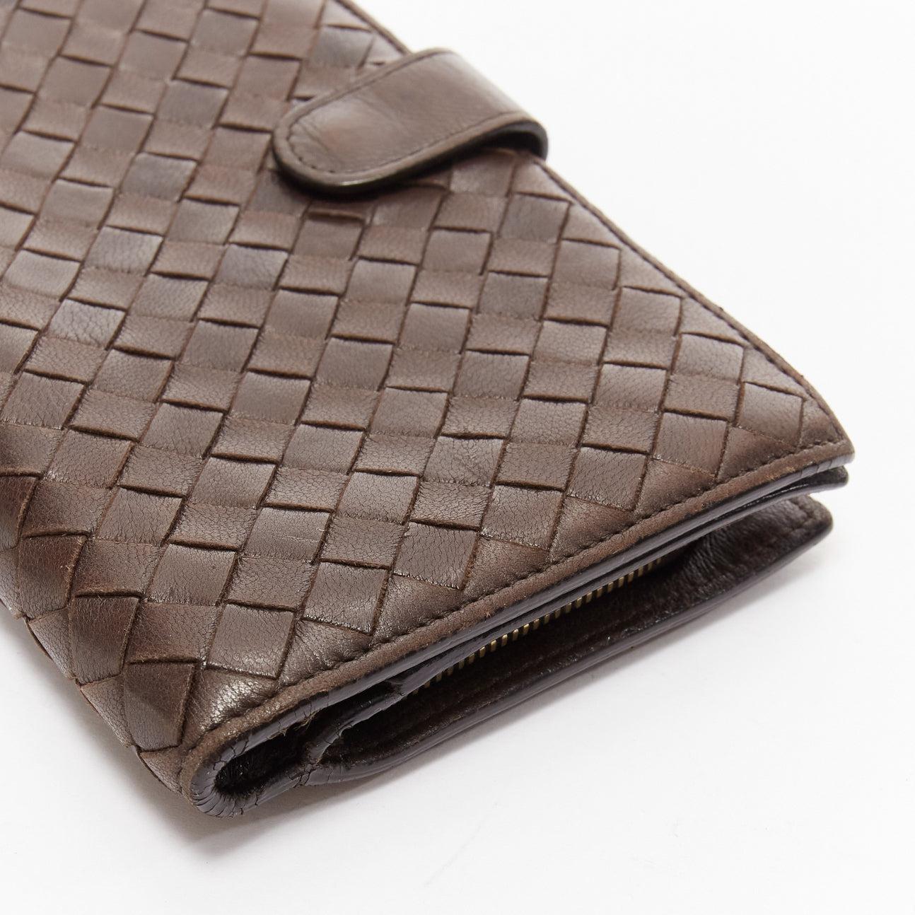 BOTTEGA VENETA brown woven intrecciato leather gold zip long wallet For Sale 2