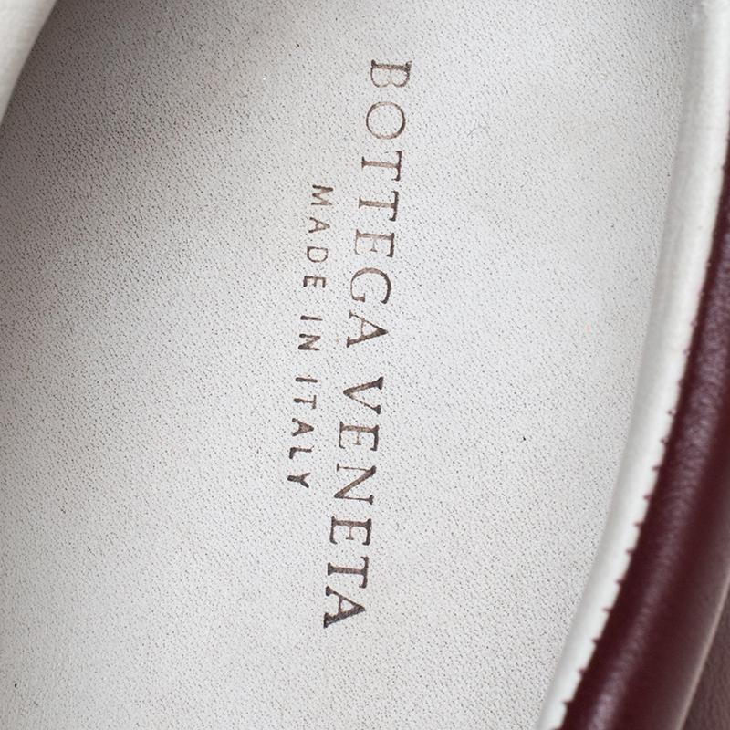 Bottega Veneta Burgundy Intrecciato Leather Dodger Slip On Sneakers Size 38 In Good Condition In Dubai, Al Qouz 2