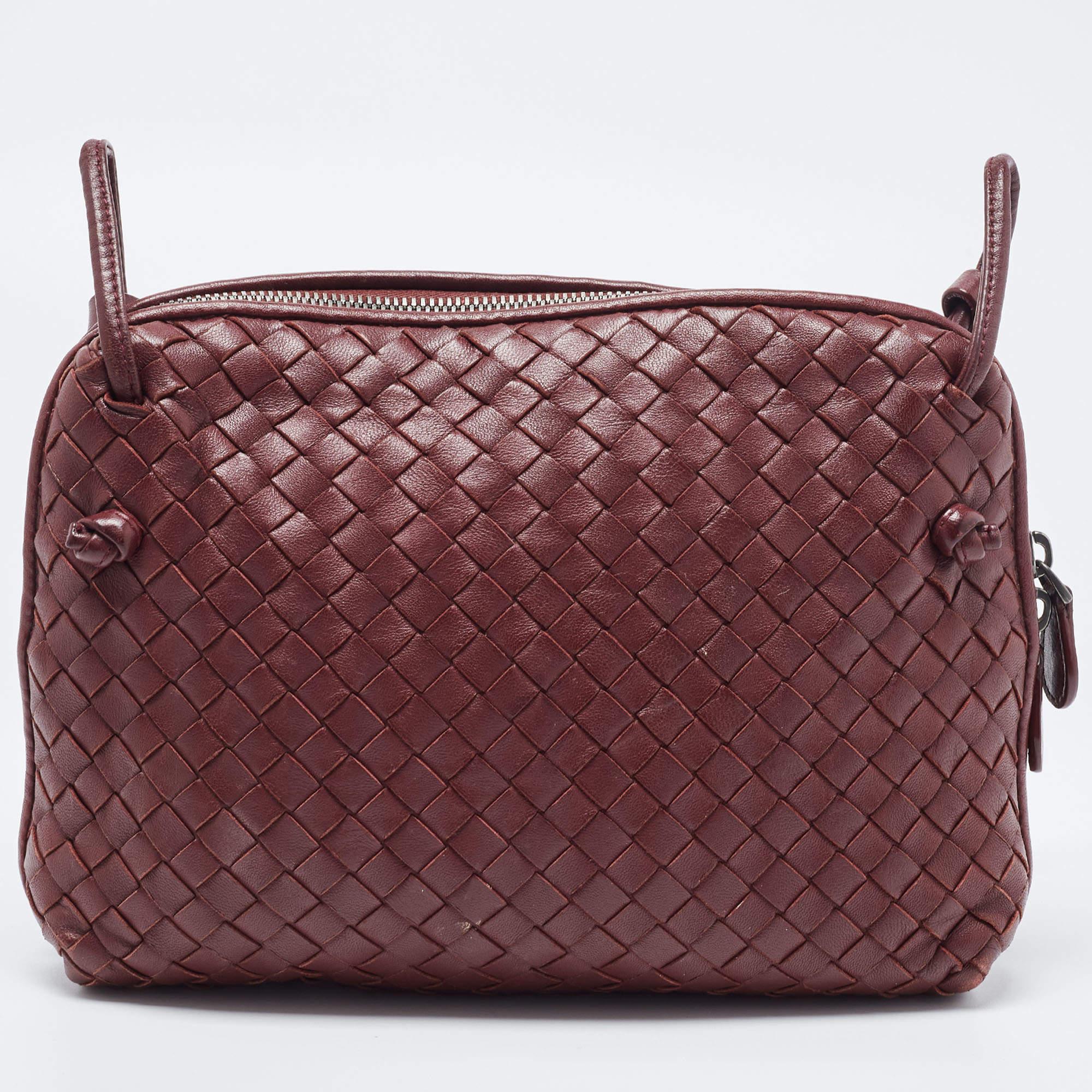 Bottega Veneta Borsa a tracolla Nodini in pelle Intrecciato Borgogna In condizioni discrete a Dubai, Al Qouz 2