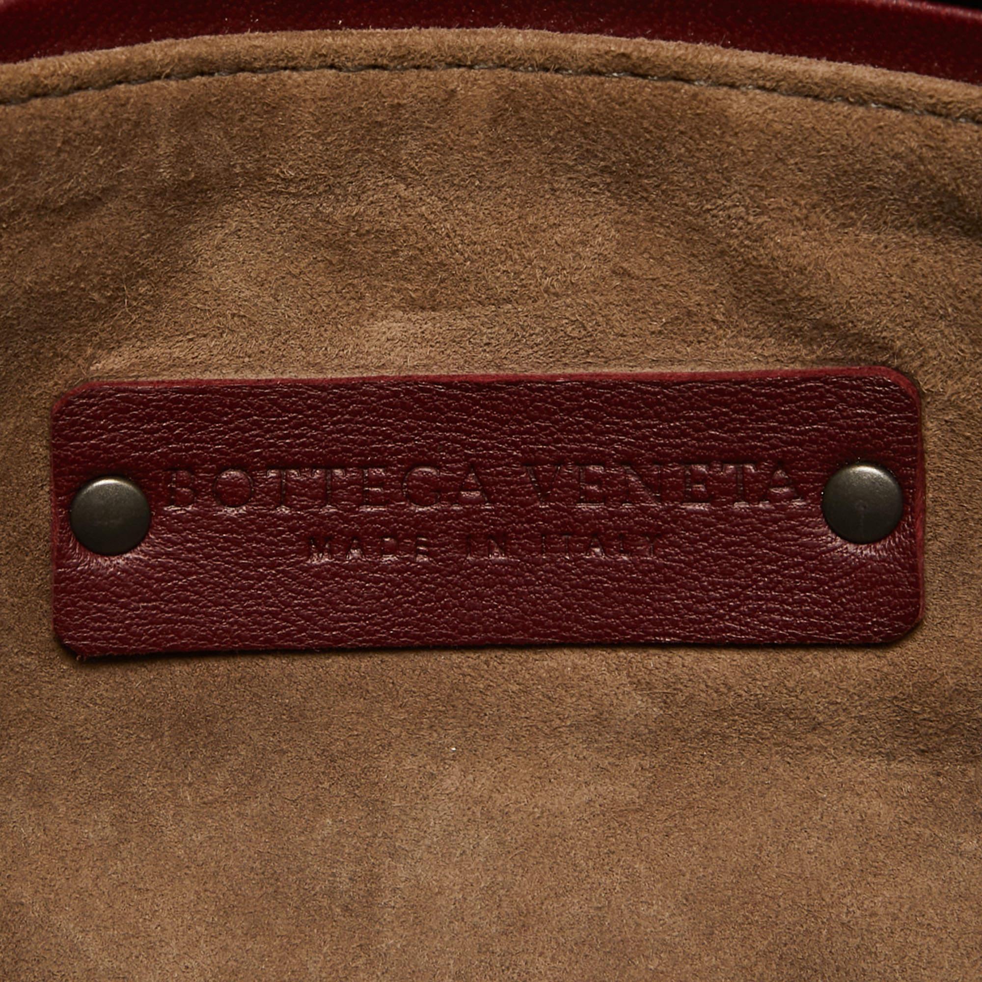 Bottega Veneta Burgundy Intrecciato Leather Nodini Crossbody Bag For Sale 2