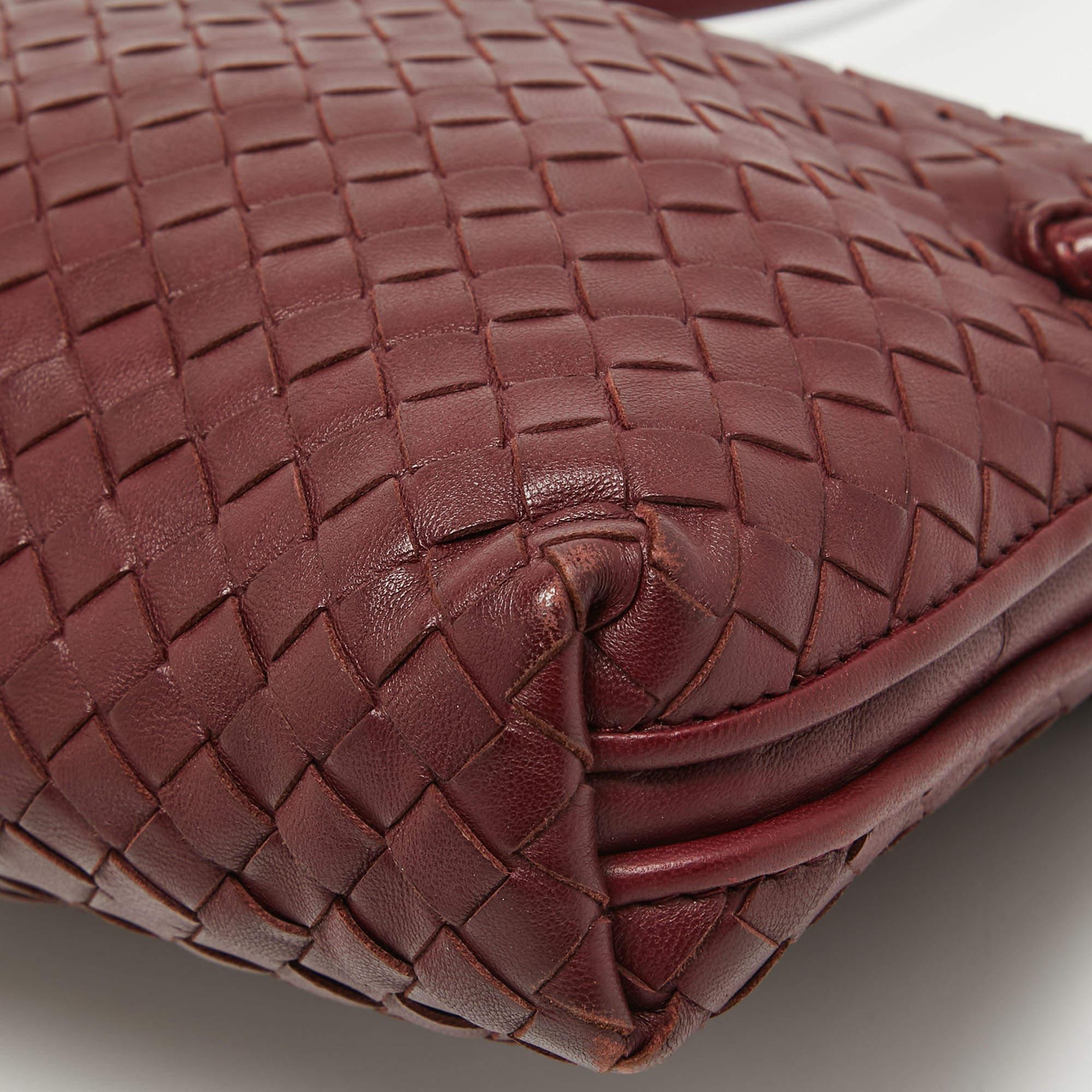Bottega Veneta Burgundy Intrecciato Leather Nodini Crossbody Bag For Sale 4