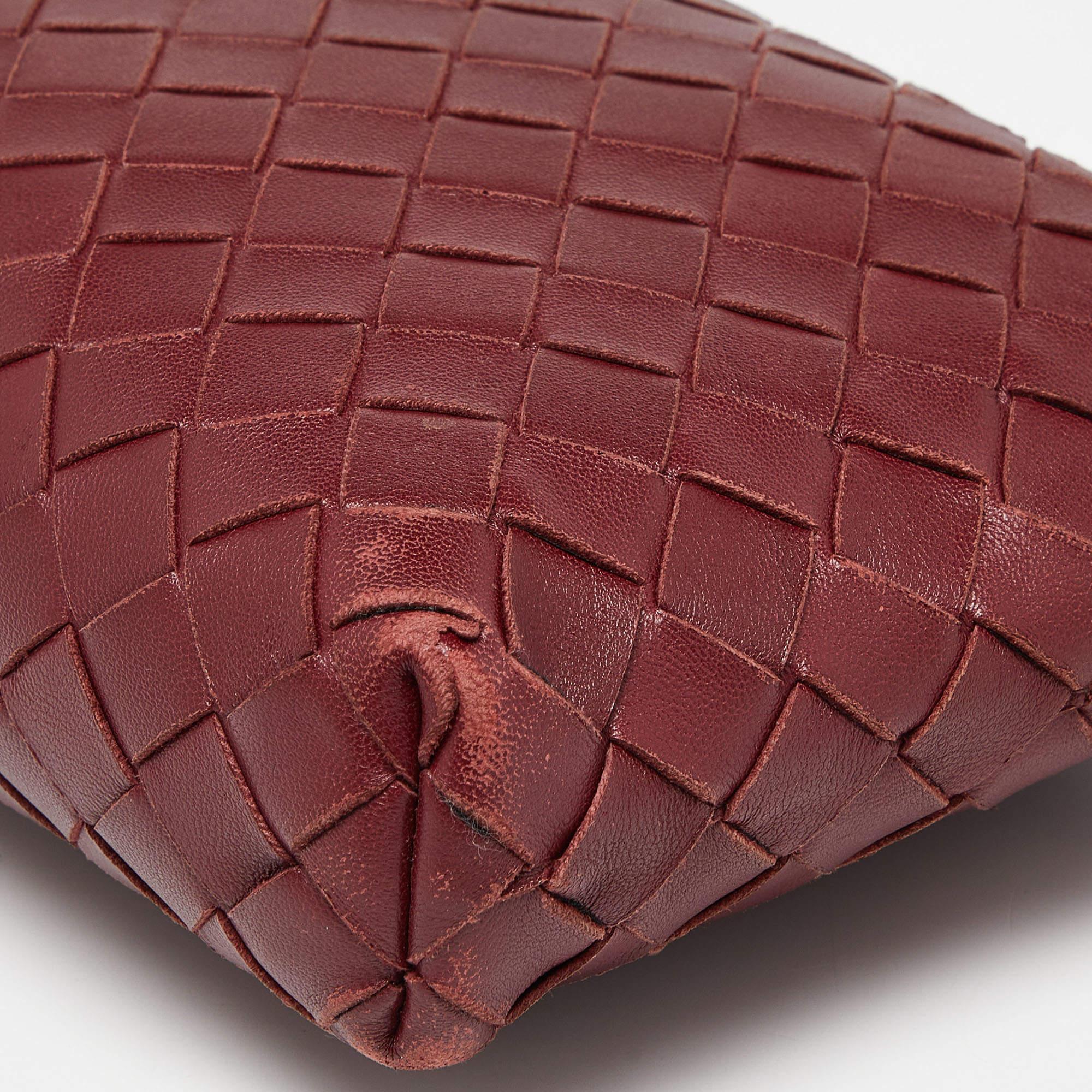 Bottega Veneta Burgundy Intrecciato Leather Nodini Shoulder Bag For Sale 5