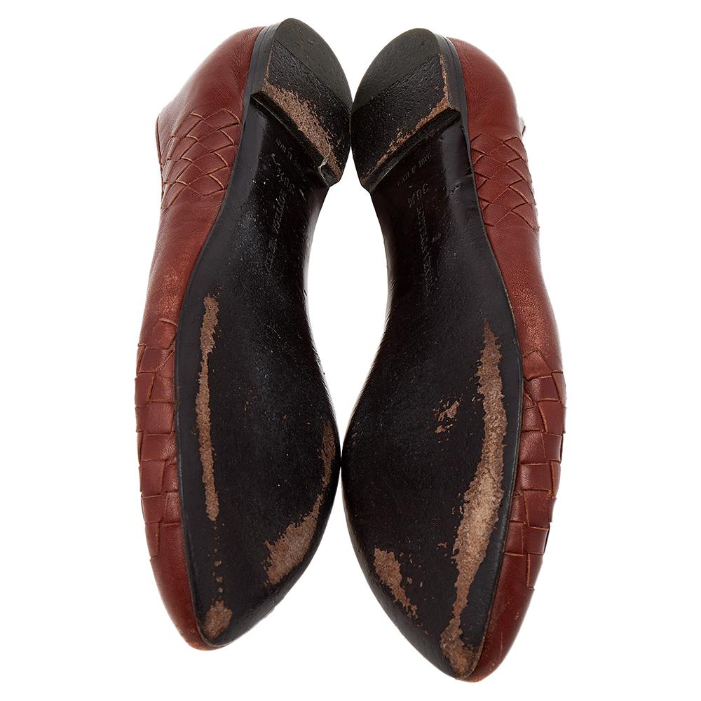 Black Bottega Veneta Burgundy Intrecciato Leather Pointed Toe Ballet Flats Size 38.5