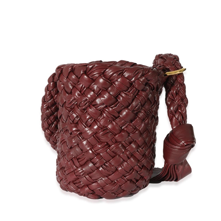 Bottega Veneta Burgundy Intreccio Leather Kalimero Bucket In Excellent Condition For Sale In New York, NY