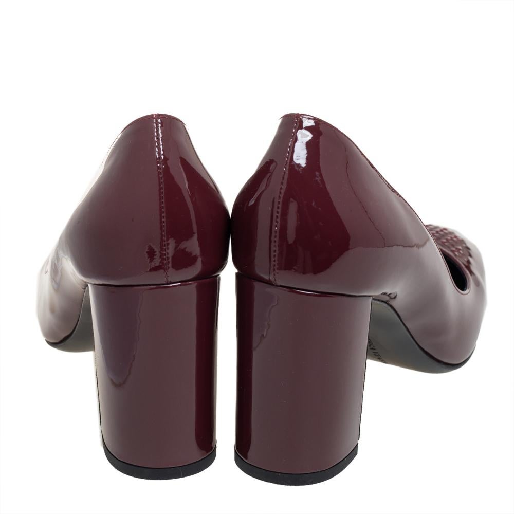 Bottega Veneta Burgundy Patent Leather Detail Block Heel Pumps Size 39 In Good Condition In Dubai, Al Qouz 2