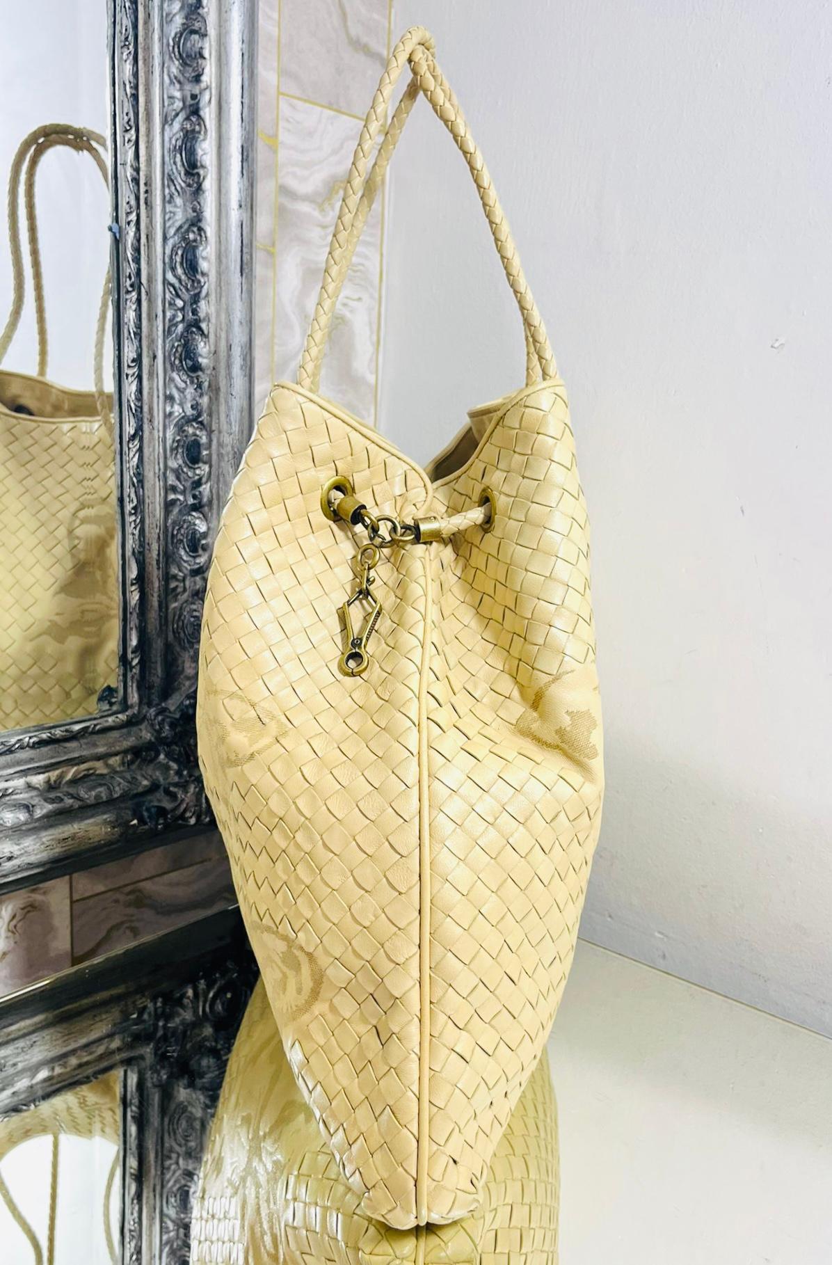 Bottega Veneta Butterfly Embossed Woven Leather Bag In Excellent Condition For Sale In London, GB