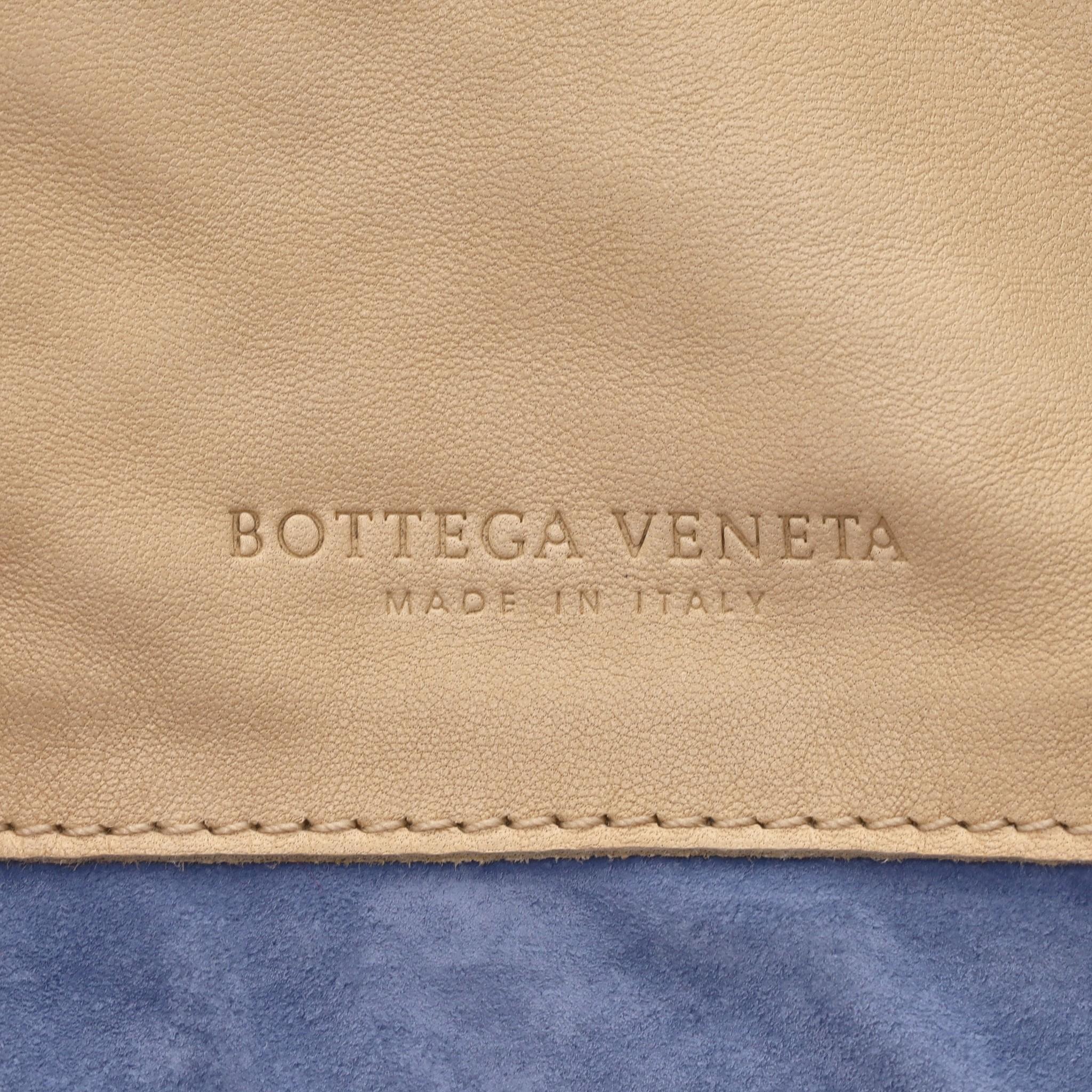 Bottega Veneta Butterfly Embossed Woven Leather Bag For Sale 2