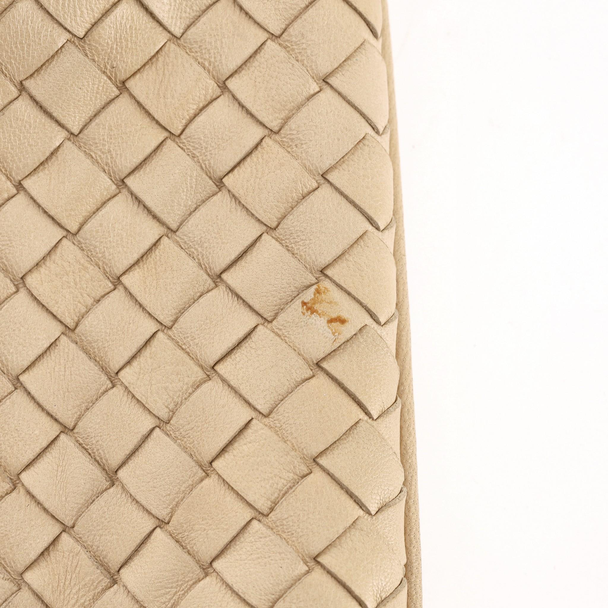 Bottega Veneta Butterfly Embossed Woven Leather Bag For Sale 3