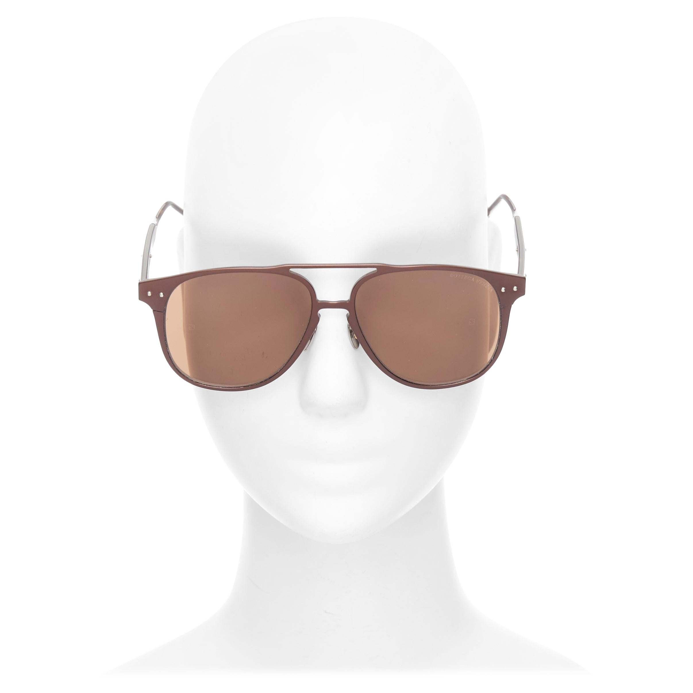 BOTTEGA VENETA BV0212S gafas de sol de aviador de aluminio con logotipo marrón