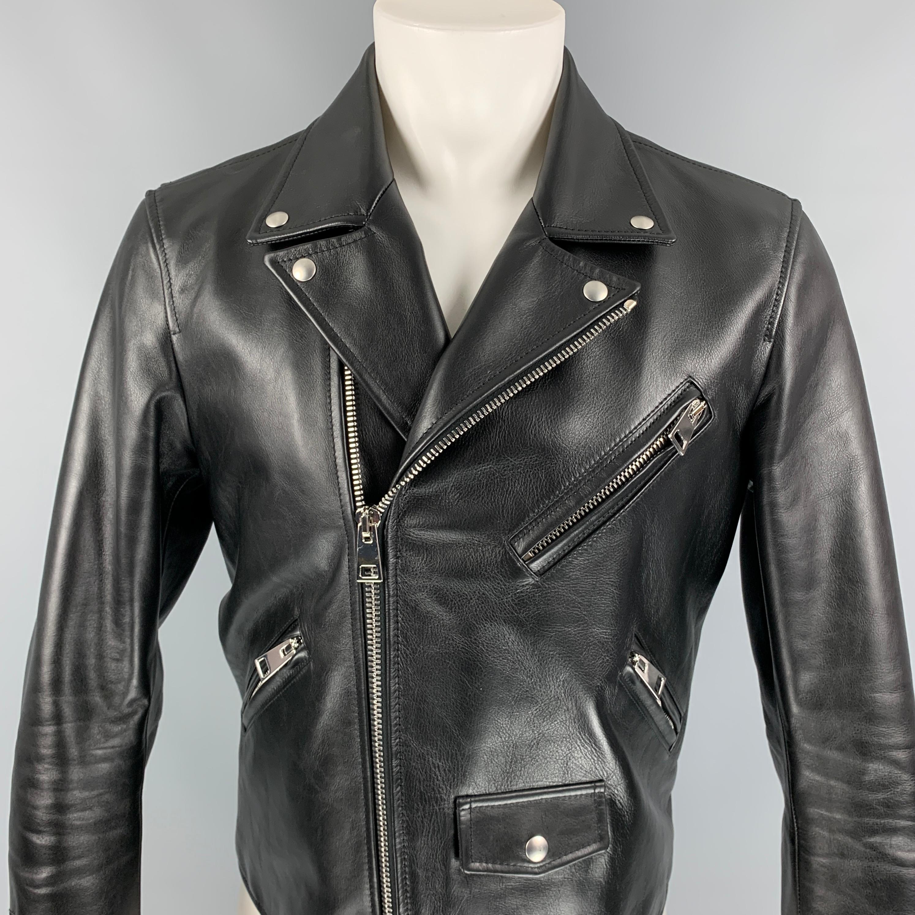 BOTTEGA VENETA by DANIEL LEE Pre-Fall 2019 jacket comes in a black calf leather with a quilted liner featuring a biker style, silver tone hardware, zipper sleeves, front pockets, and a zip up closure. Made in Italy. 

Excellent Pre-Owned