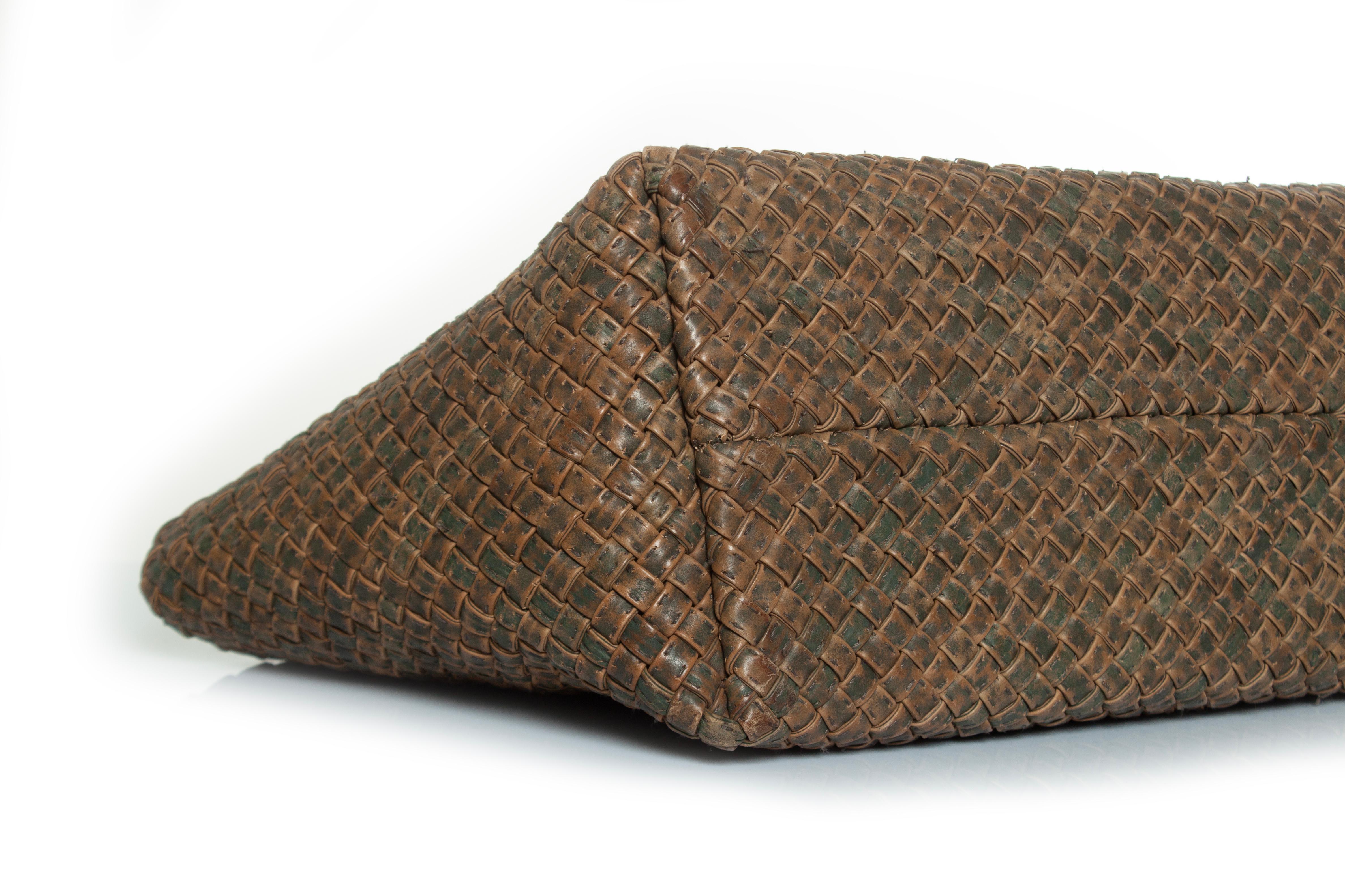 Bottega Veneta, Cabas tote in Khaki color For Sale 5