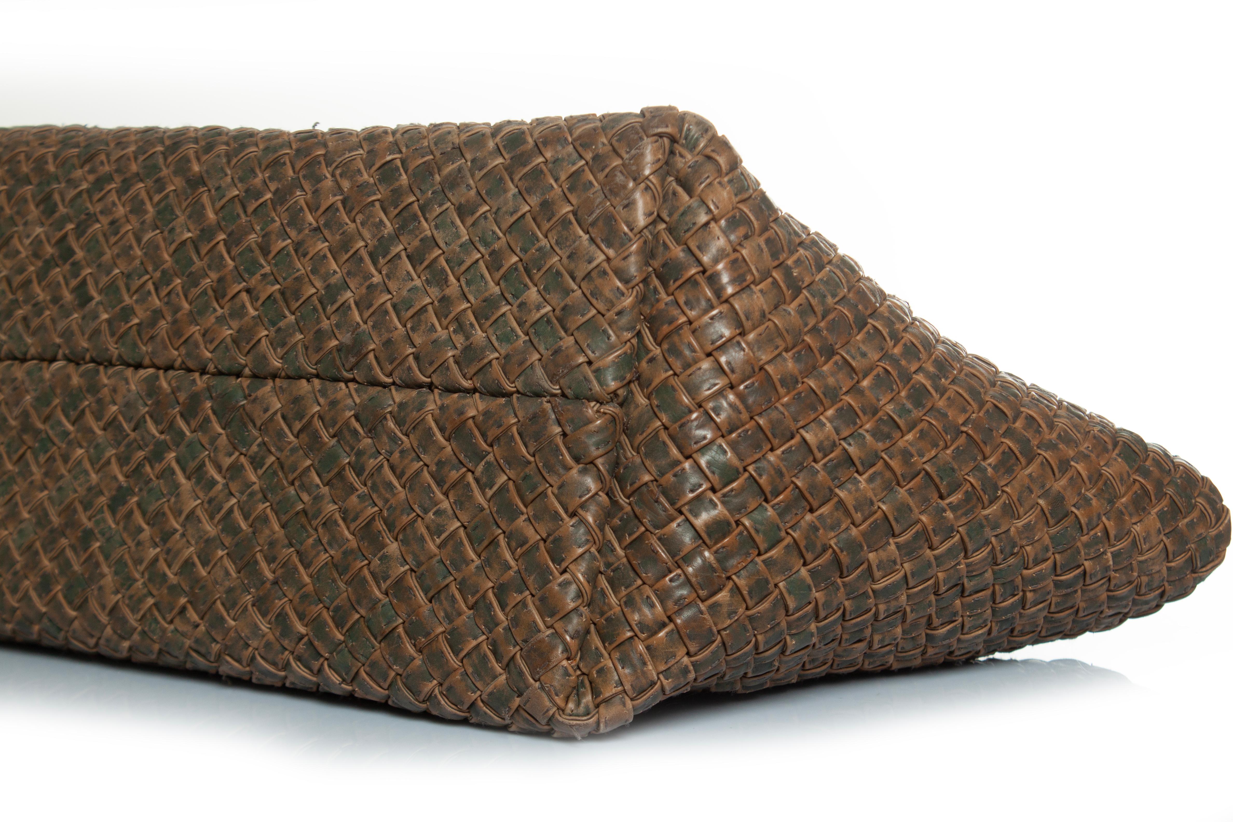 Bottega Veneta, Cabas tote in Khaki color For Sale 6