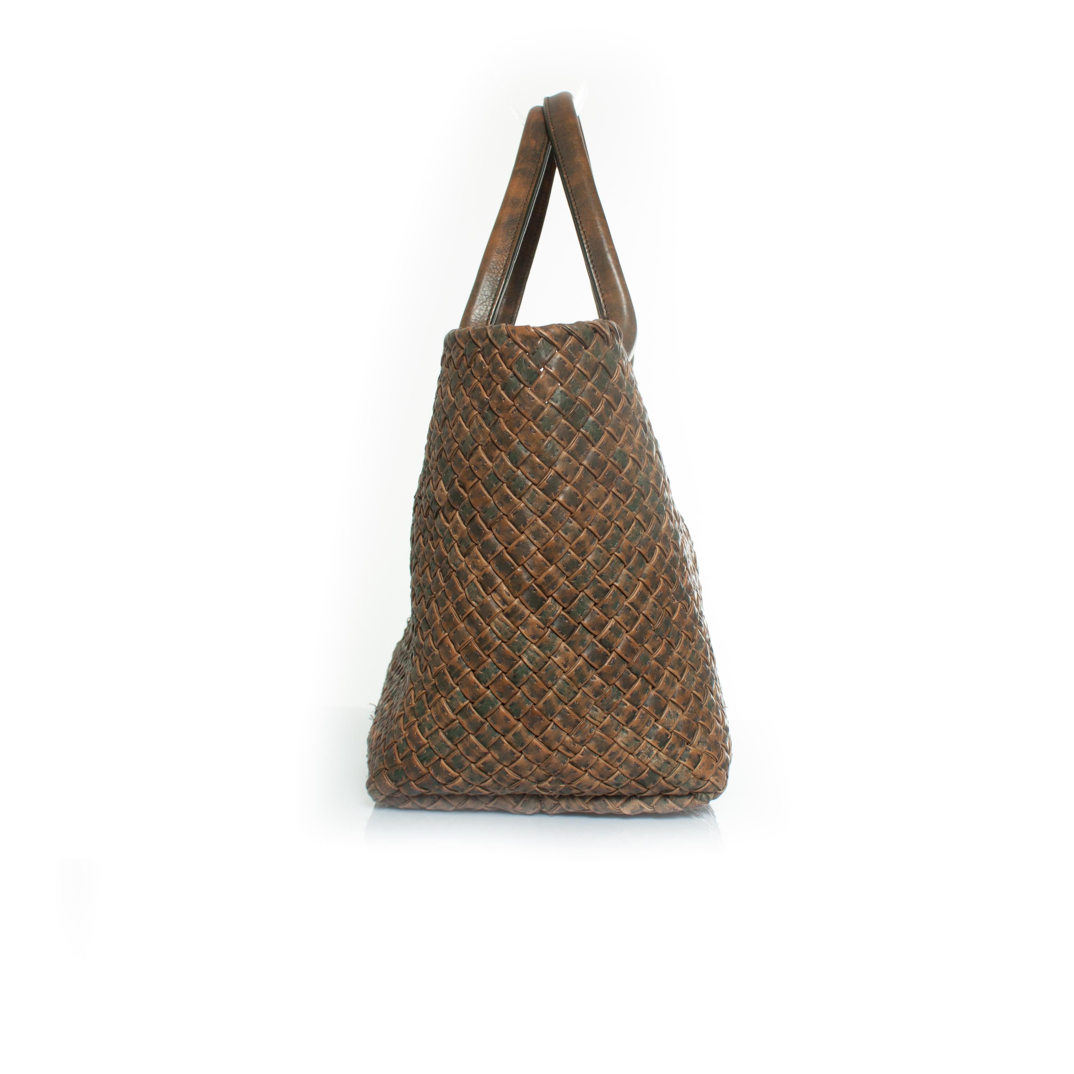 Brown Bottega Veneta, Cabas tote in Khaki color For Sale