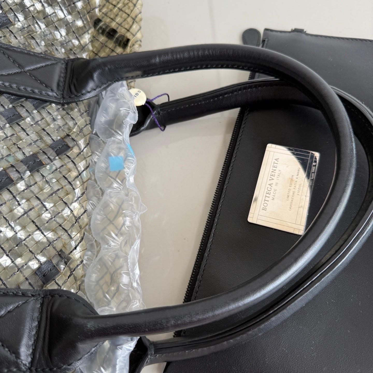Bottega Veneta Cabat Large Intreccio Black and Transparent Leather and PVC Tote For Sale 6