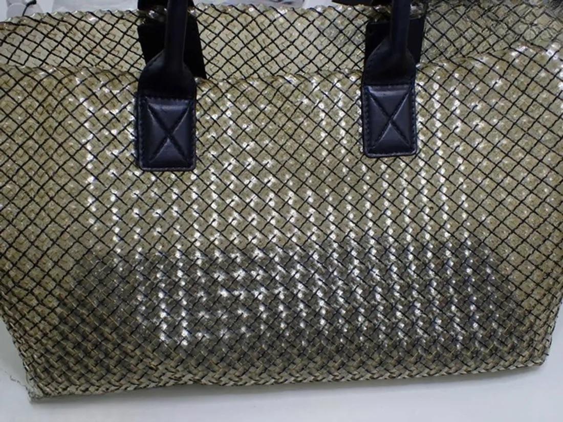 Bottega Veneta Cabat Large Intreccio Nero e Trasparente Tote in Pelle e PVC in vendita 6