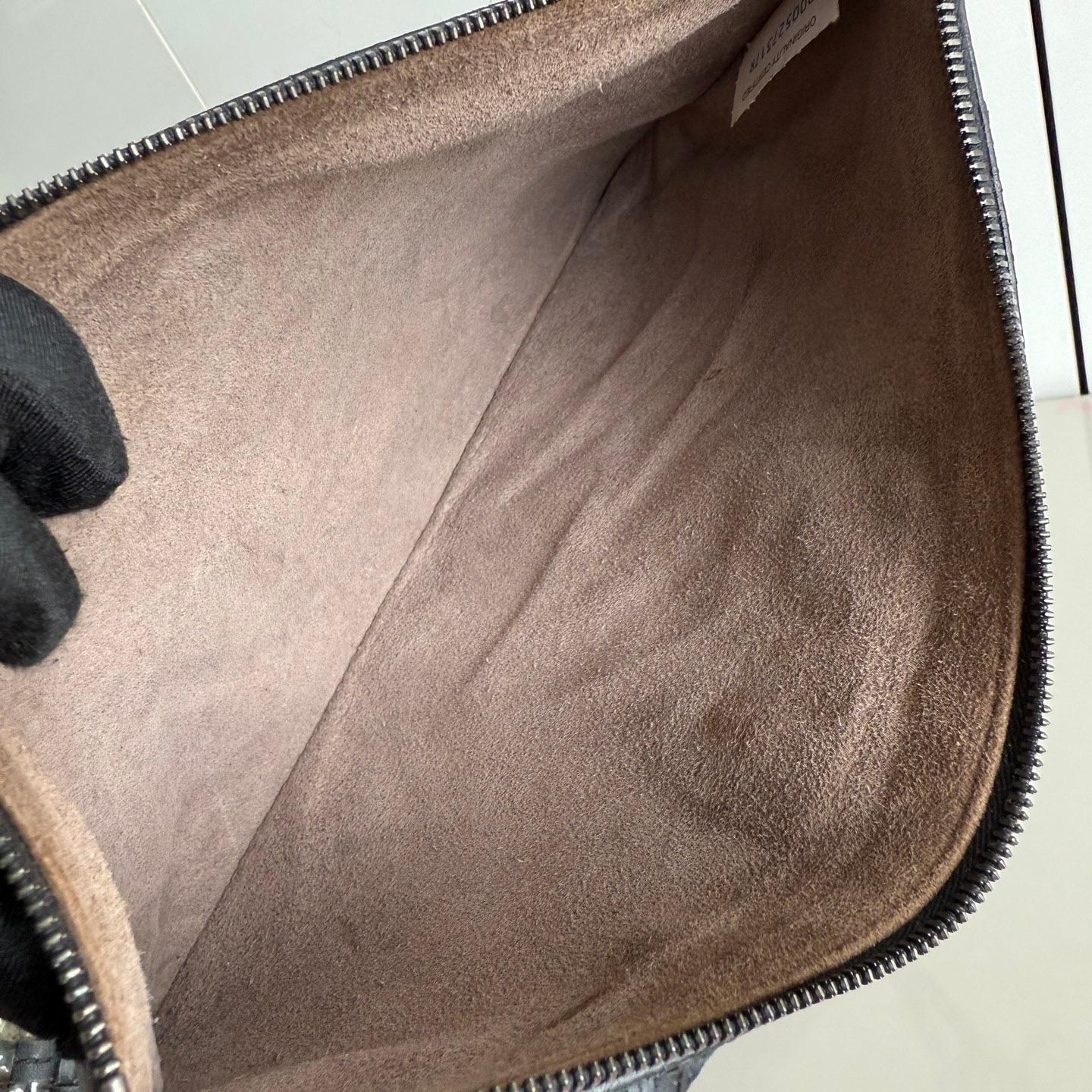 Bottega Veneta Cabat Large Intreccio Black and Transparent Leather and PVC Tote For Sale 15