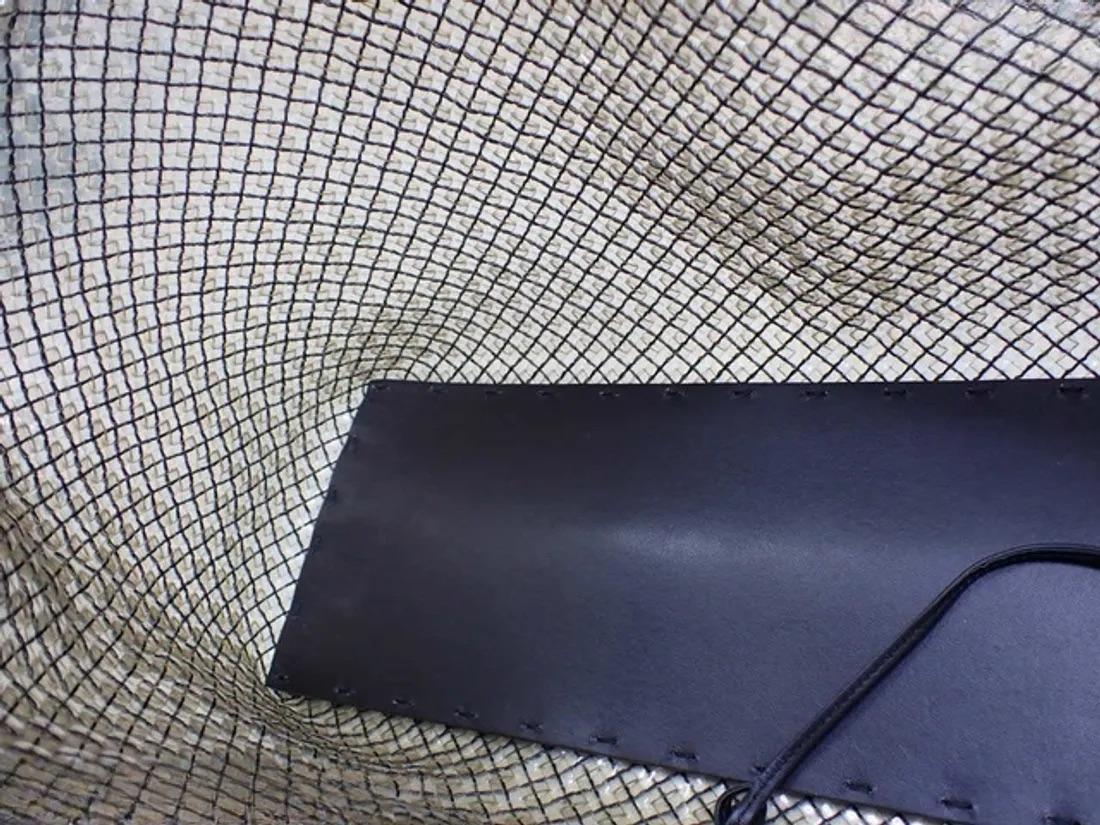 Bottega Veneta Cabat Large Intreccio Nero e Trasparente Tote in Pelle e PVC in vendita 2